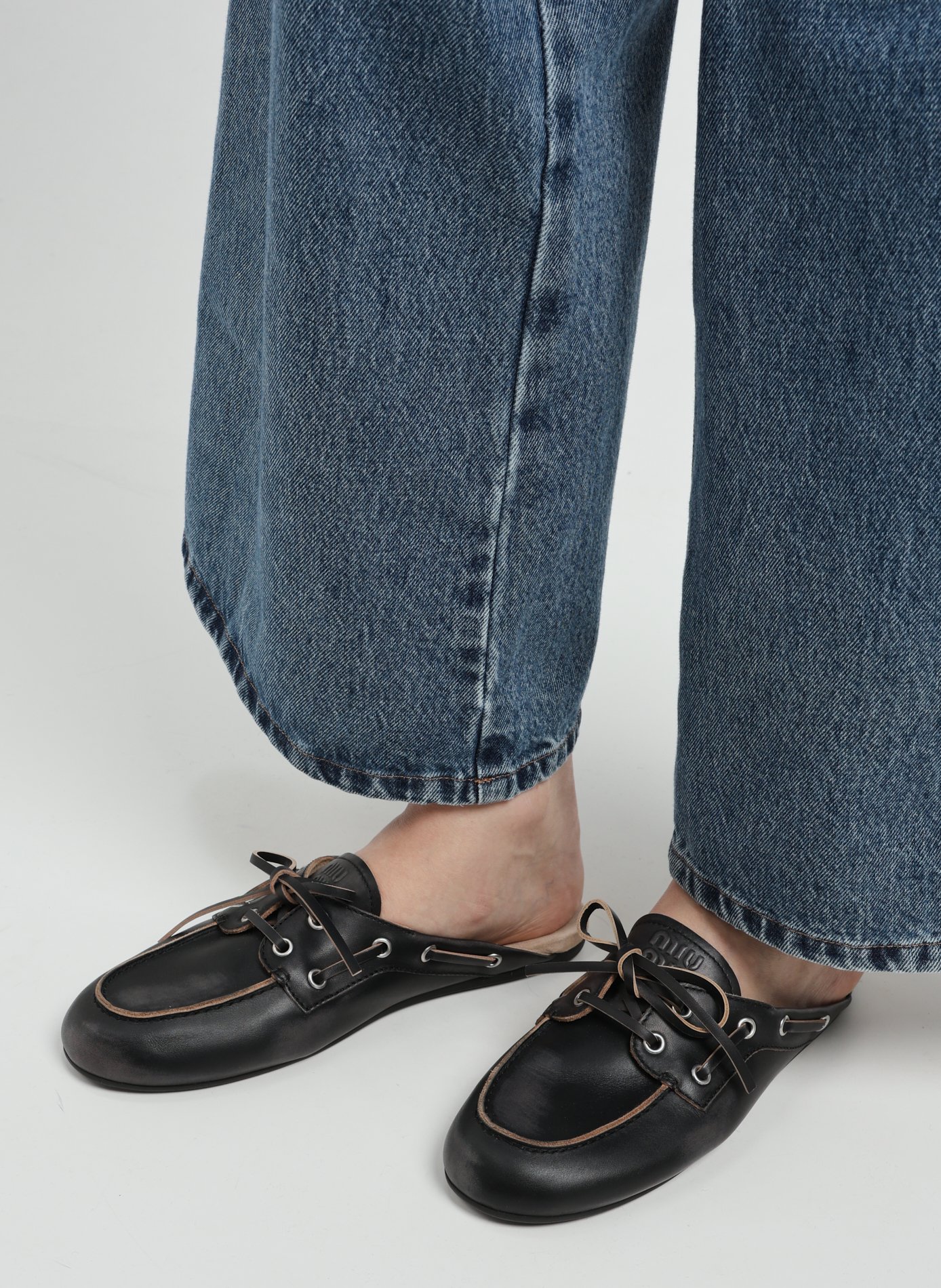 Mules en suède délavé MIU MIU Noir