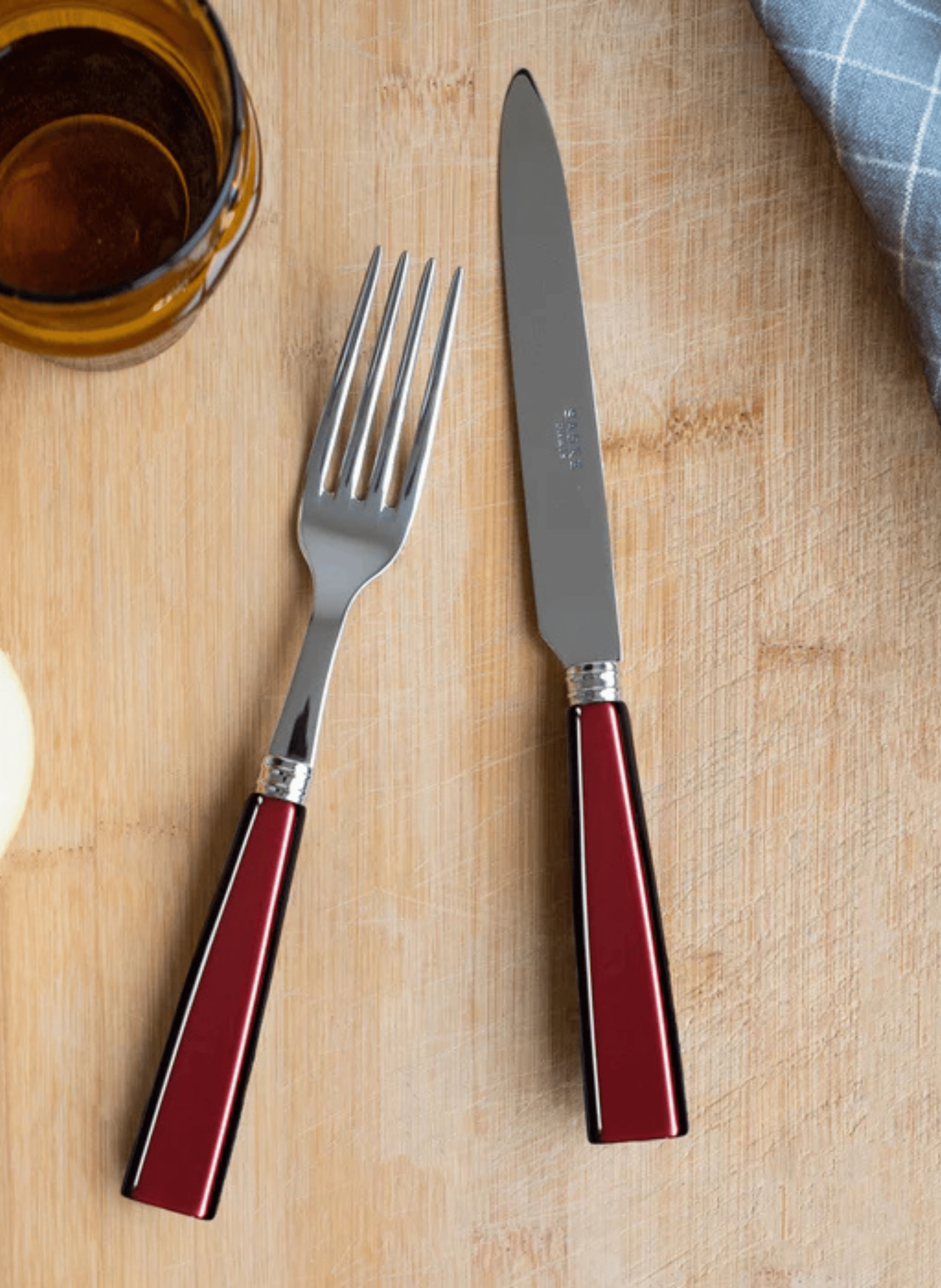 Set de 4 couverts de table, icône SABRE PARIS Rouge