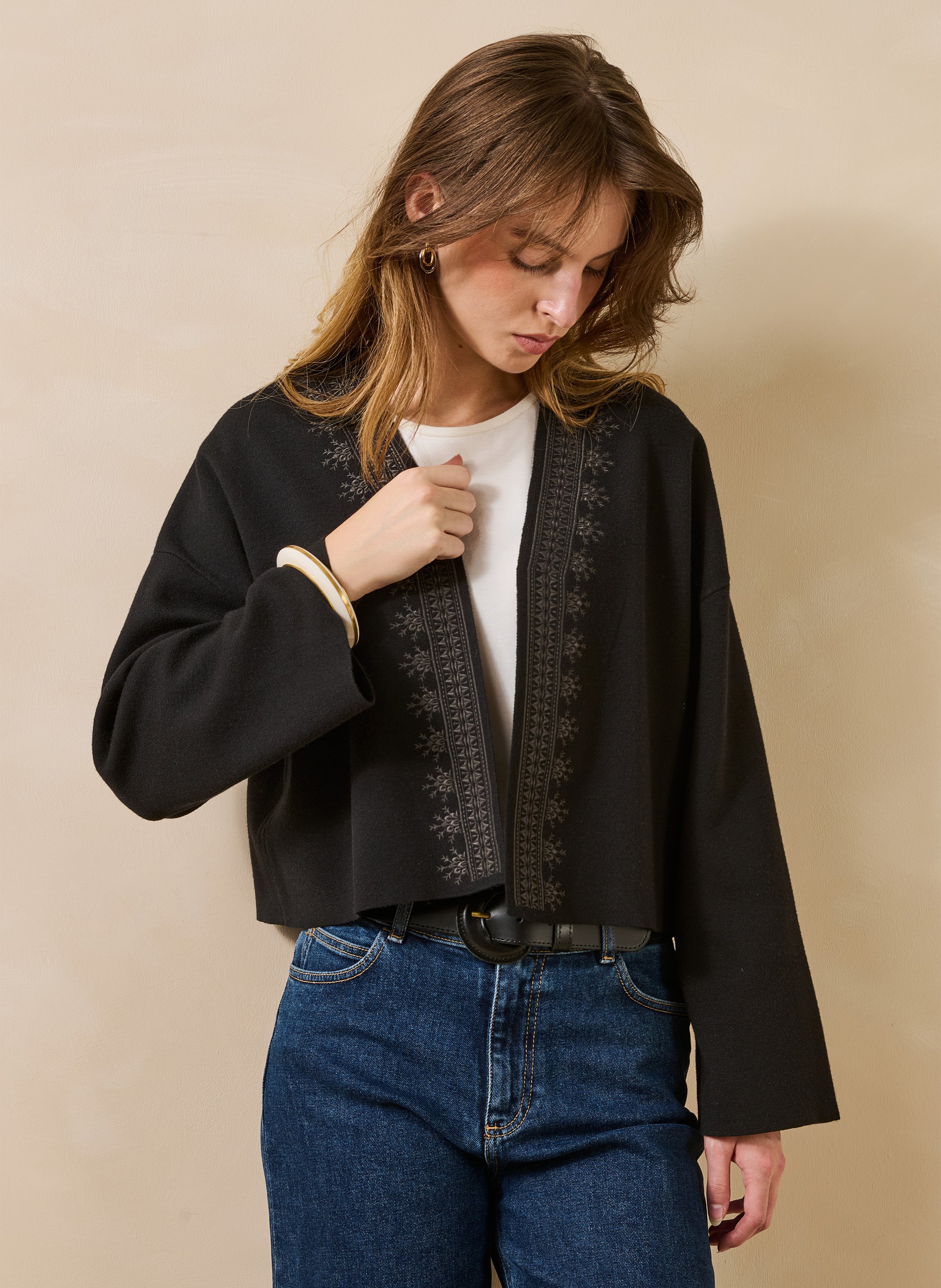 Kort, ruimvallend vest met borduursel LA FEE MARABOUTEE Veelkleurig
