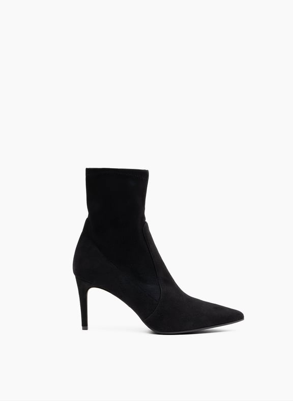 Bottines clara en velours stretch Noir by PARALLELE PARALLELE Bottines clara en velours stretch Noir