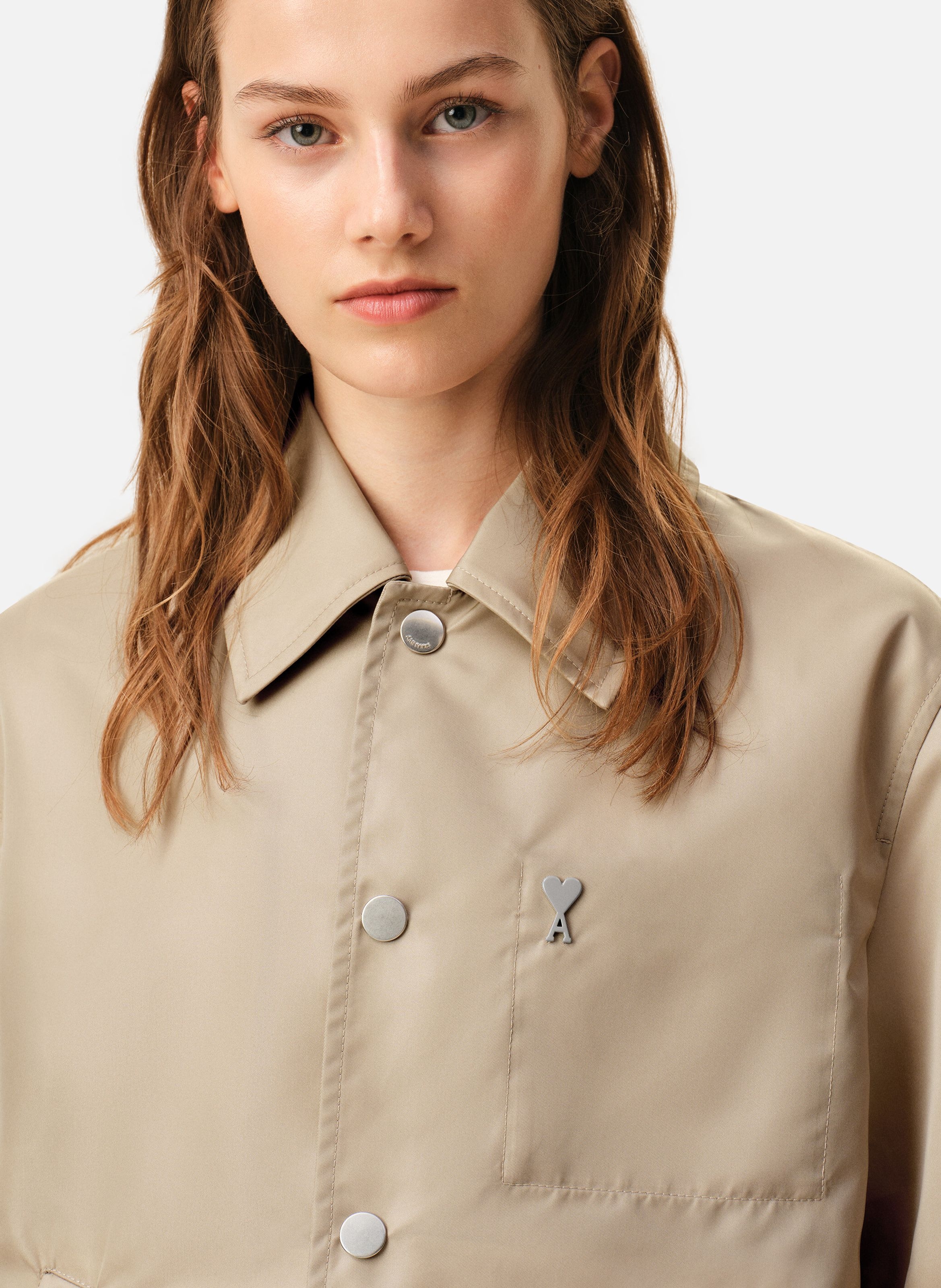 Blouson boutonné rivet ami de cœur unisexe en nylon AMI PARIS Beige