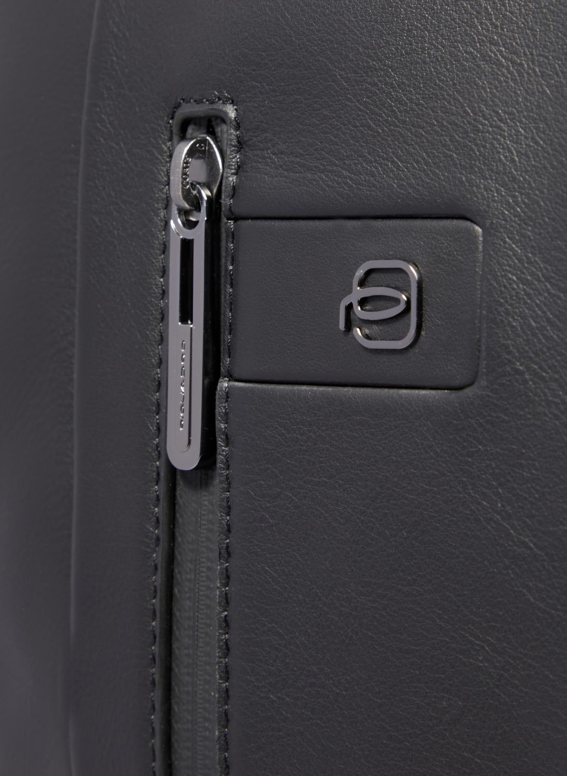 Expandable laptop backpack 15,6" PIQUADRO Black