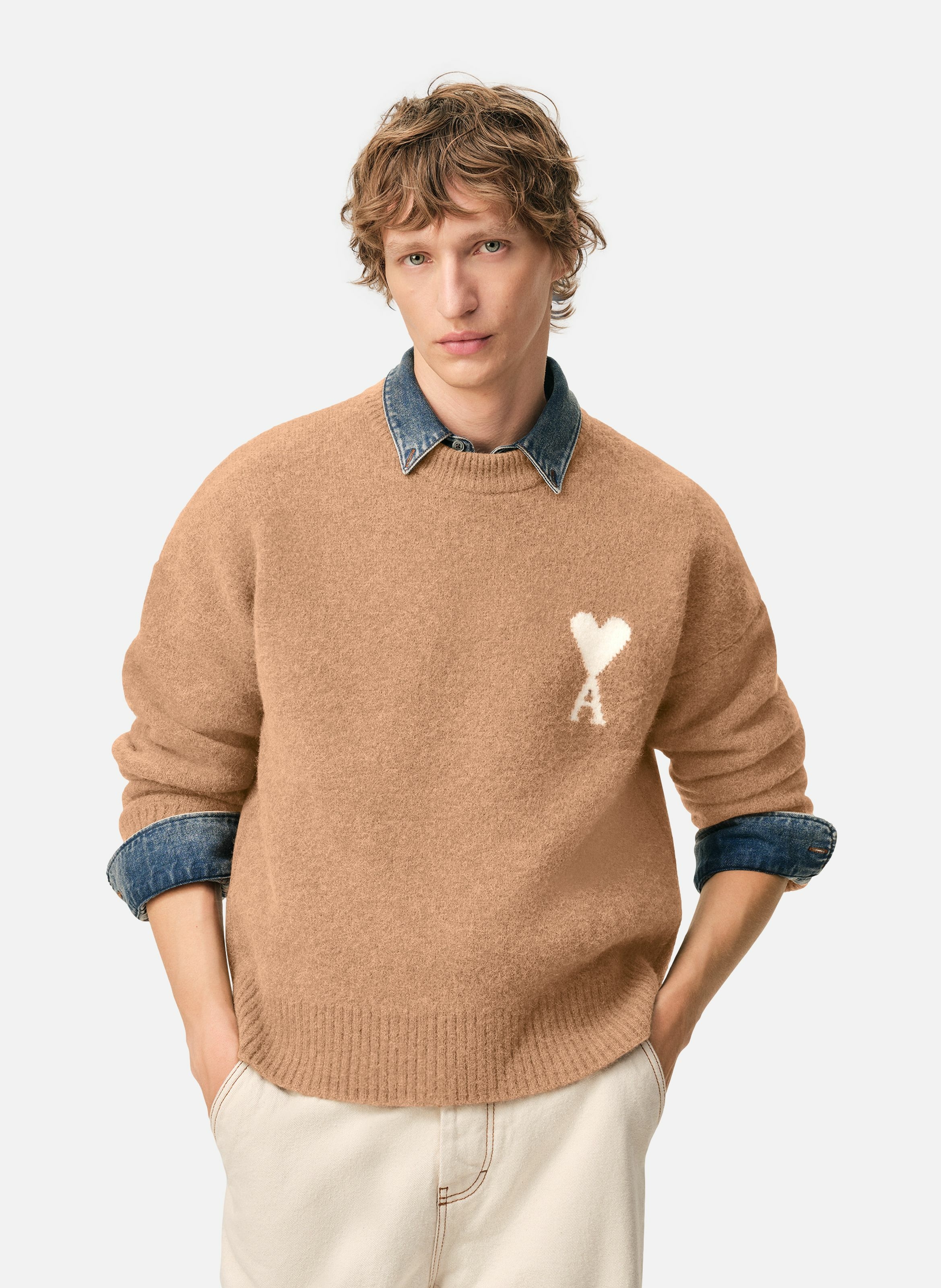 Pull col rond ami de coeur en alpaga unisexe AMI PARIS Marron