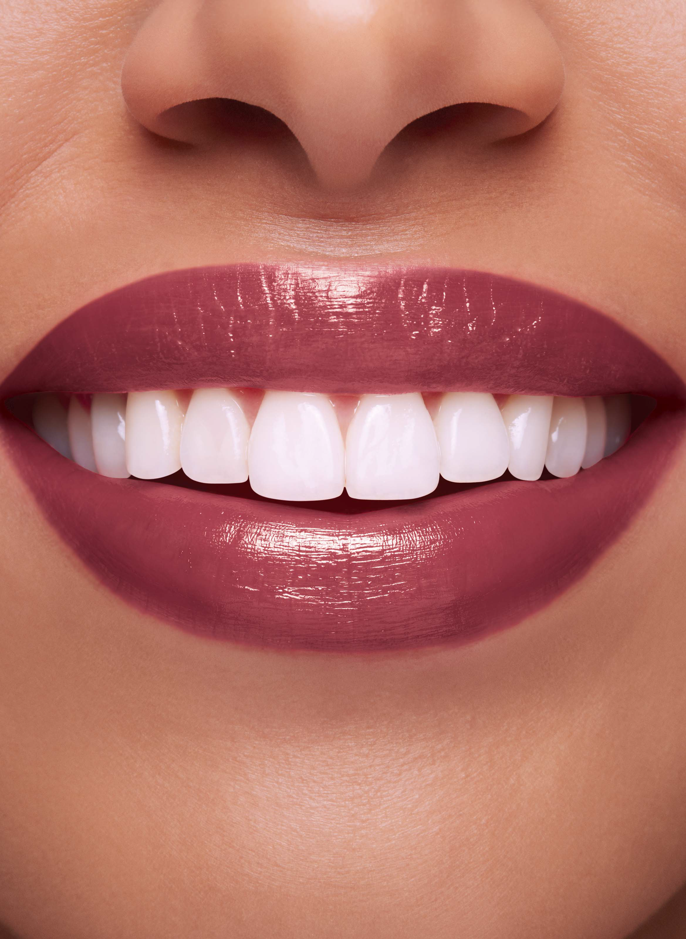 Shiny Red Lipstick - Refillable Lipstick
Joli Rouge Brillant Refill CLARINS 732s grenadine