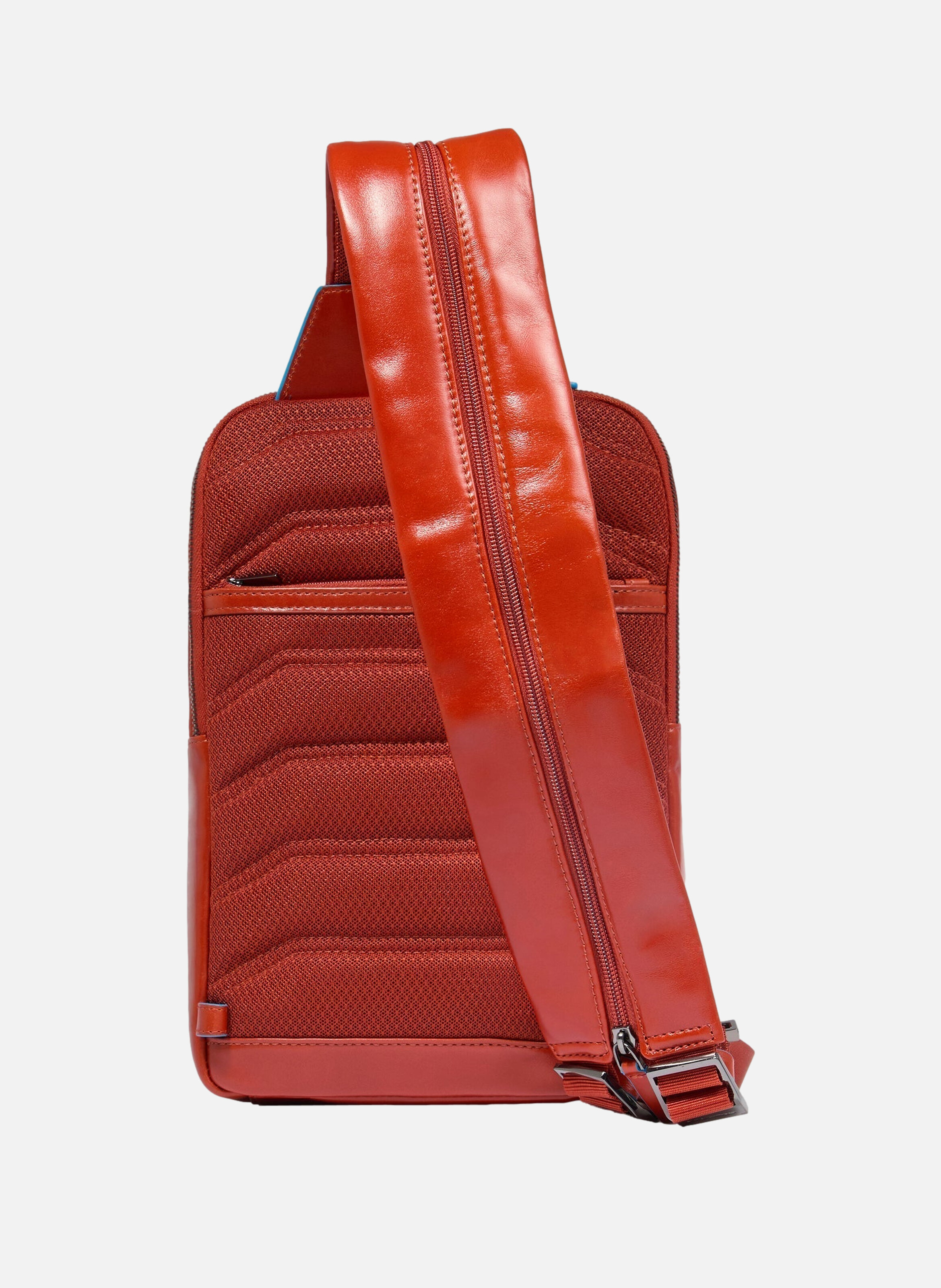 Sac de poitrine homme convertible en sac à dos PIQUADRO Marron
