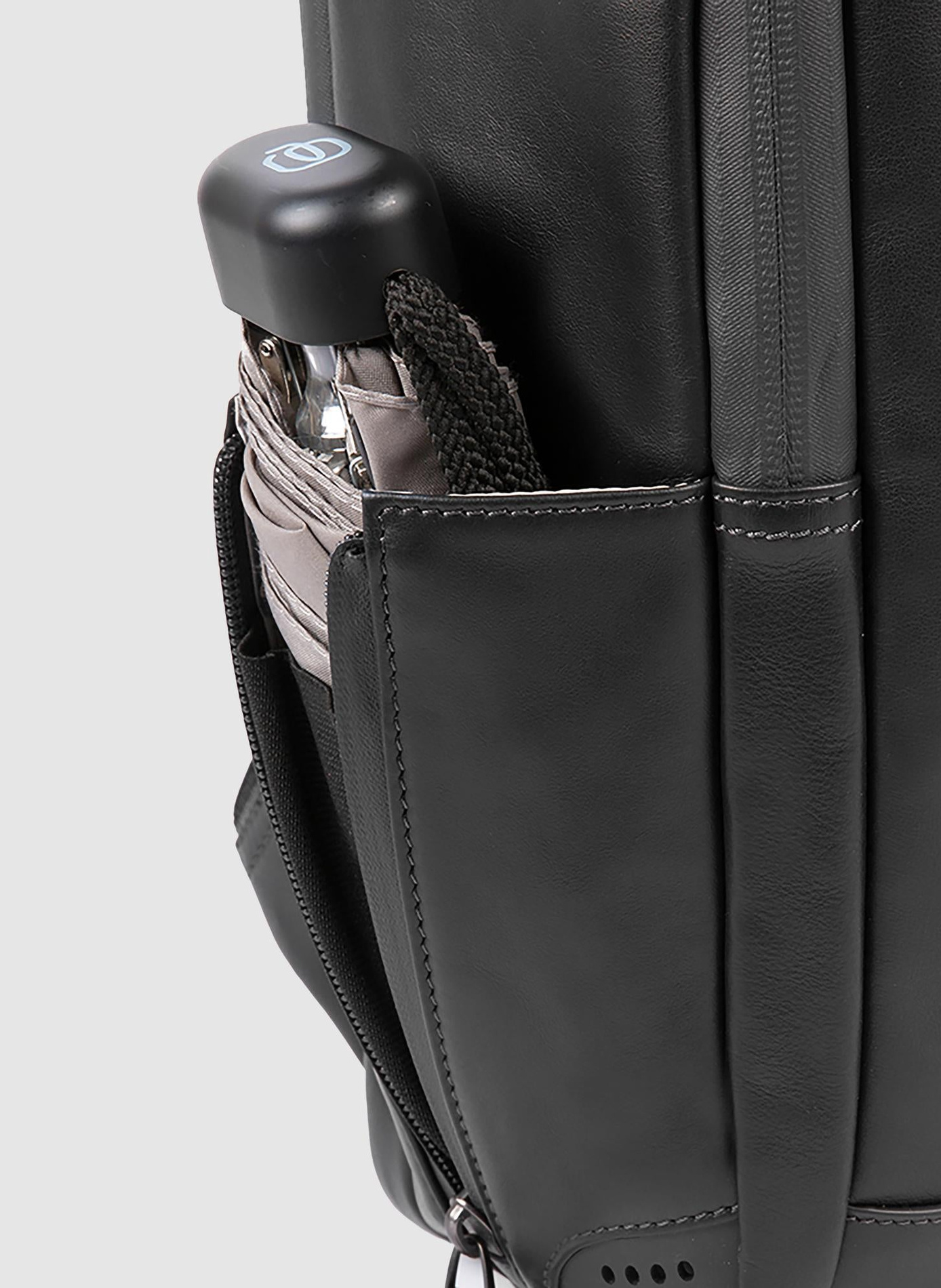 Sac à dos d' ordinateur 15,6" PIQUADRO Noir