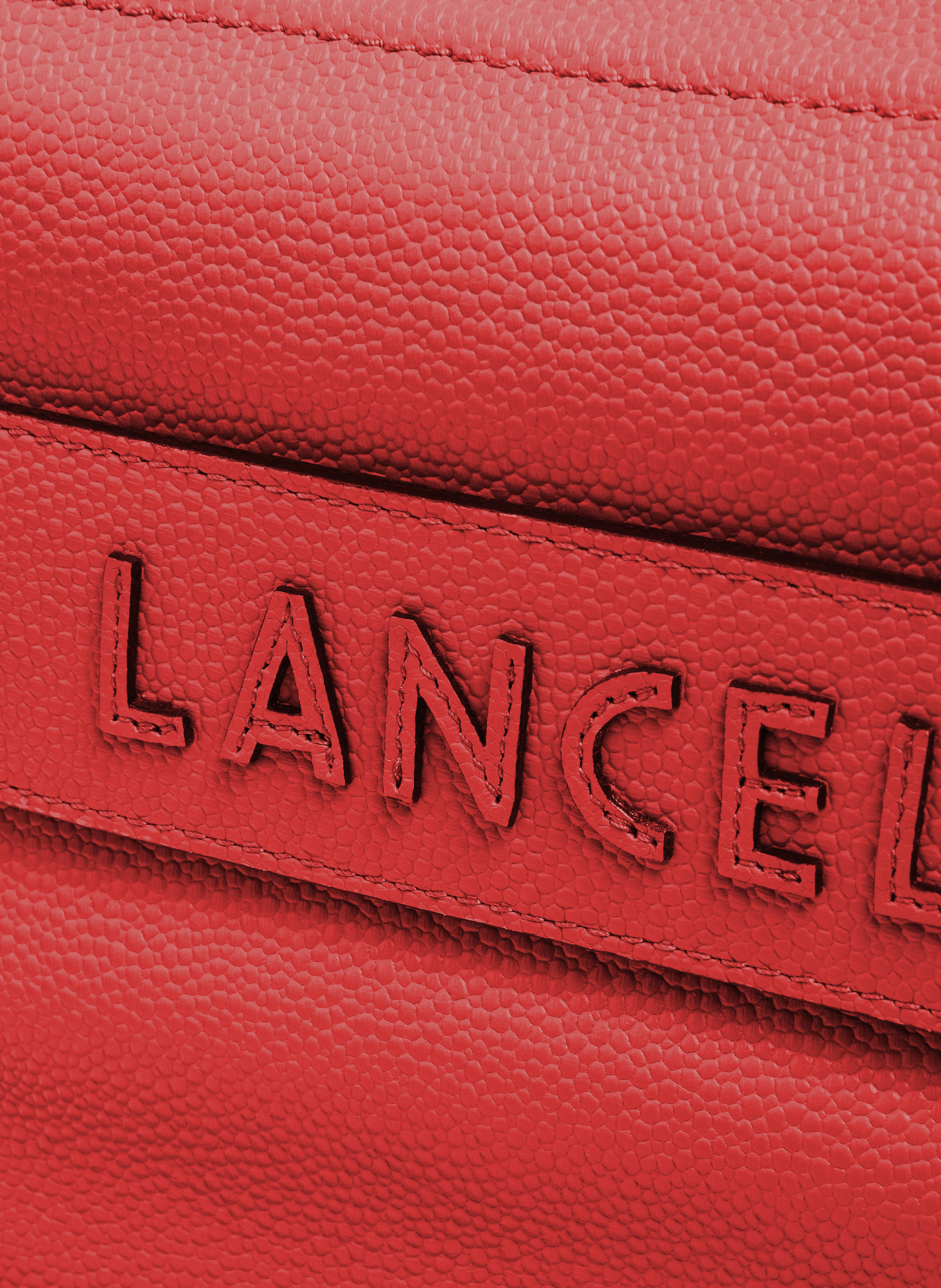 Weekendtas Ninon 45 van Lancel, rood vaarsleer, middelgrote reistas. LANCEL Rood