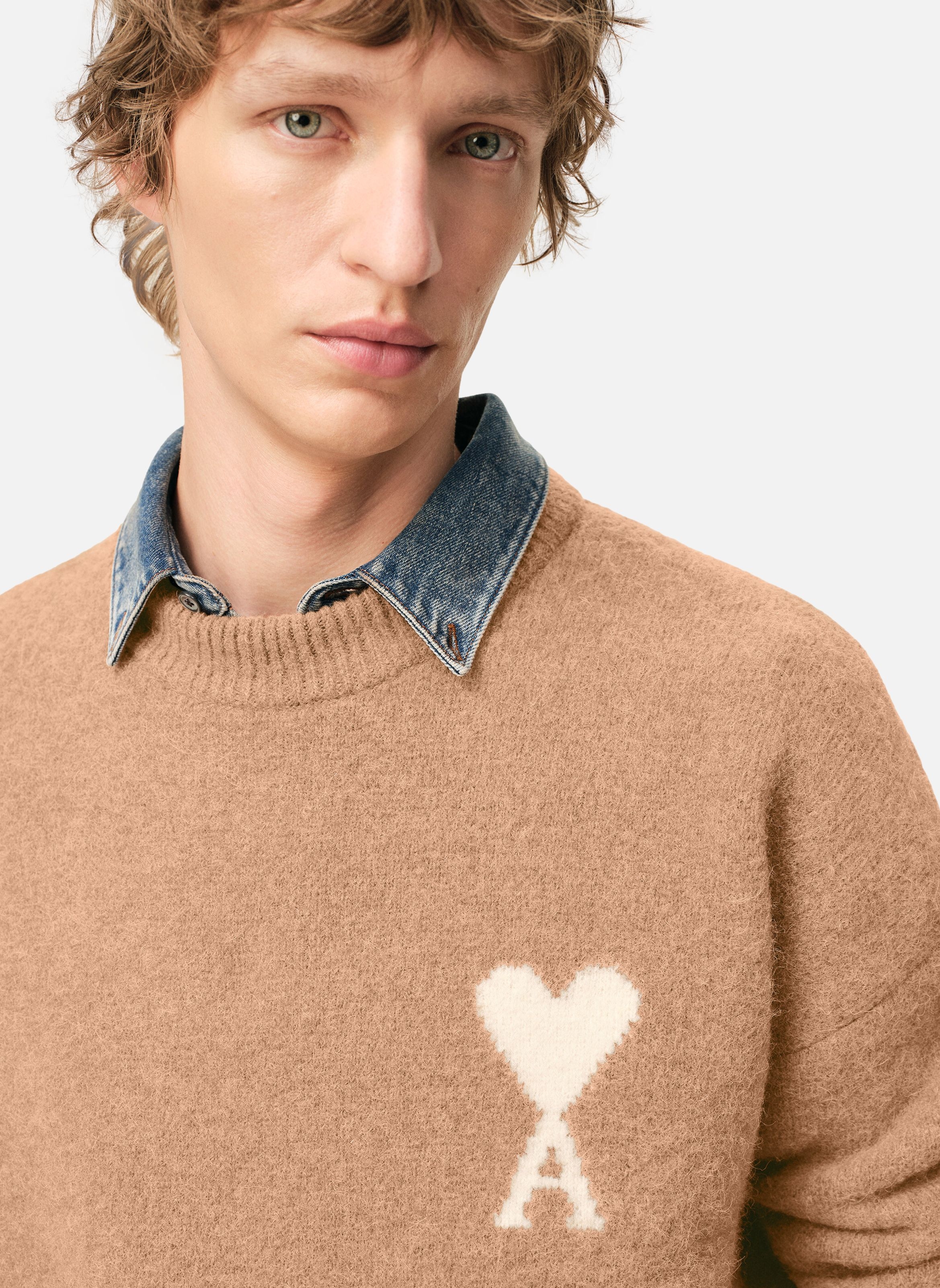 Pull col rond ami de coeur en alpaga unisexe AMI PARIS Marron