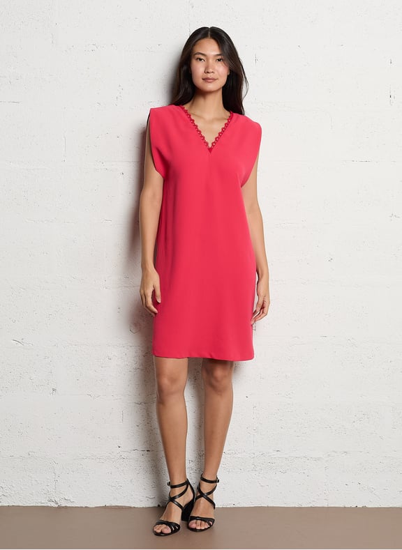 Robe droite col v Rouge by IKKS IKKS Robe droite col v Rouge