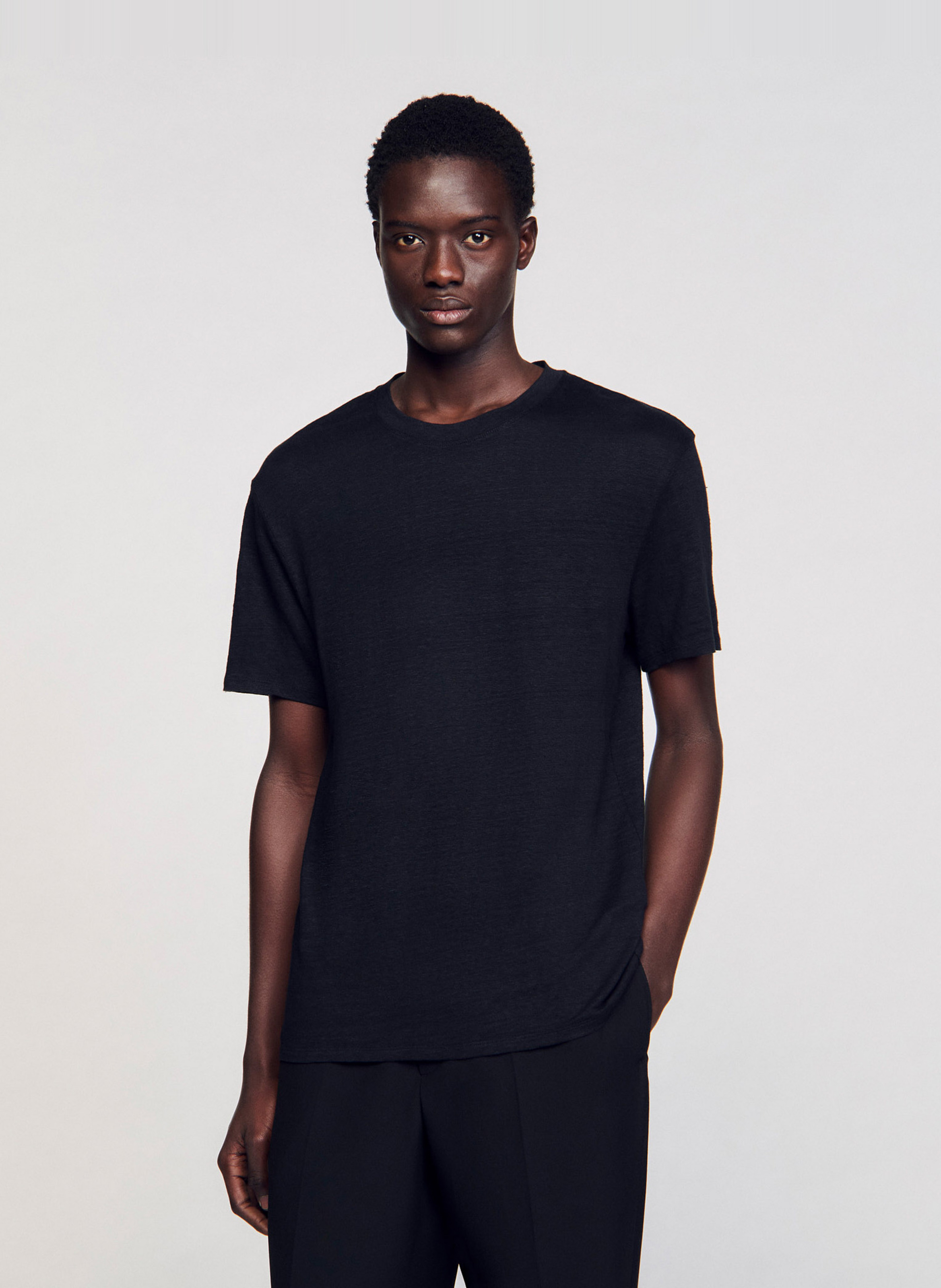 Tee-shirt col rond regular-fit en lin  Noir