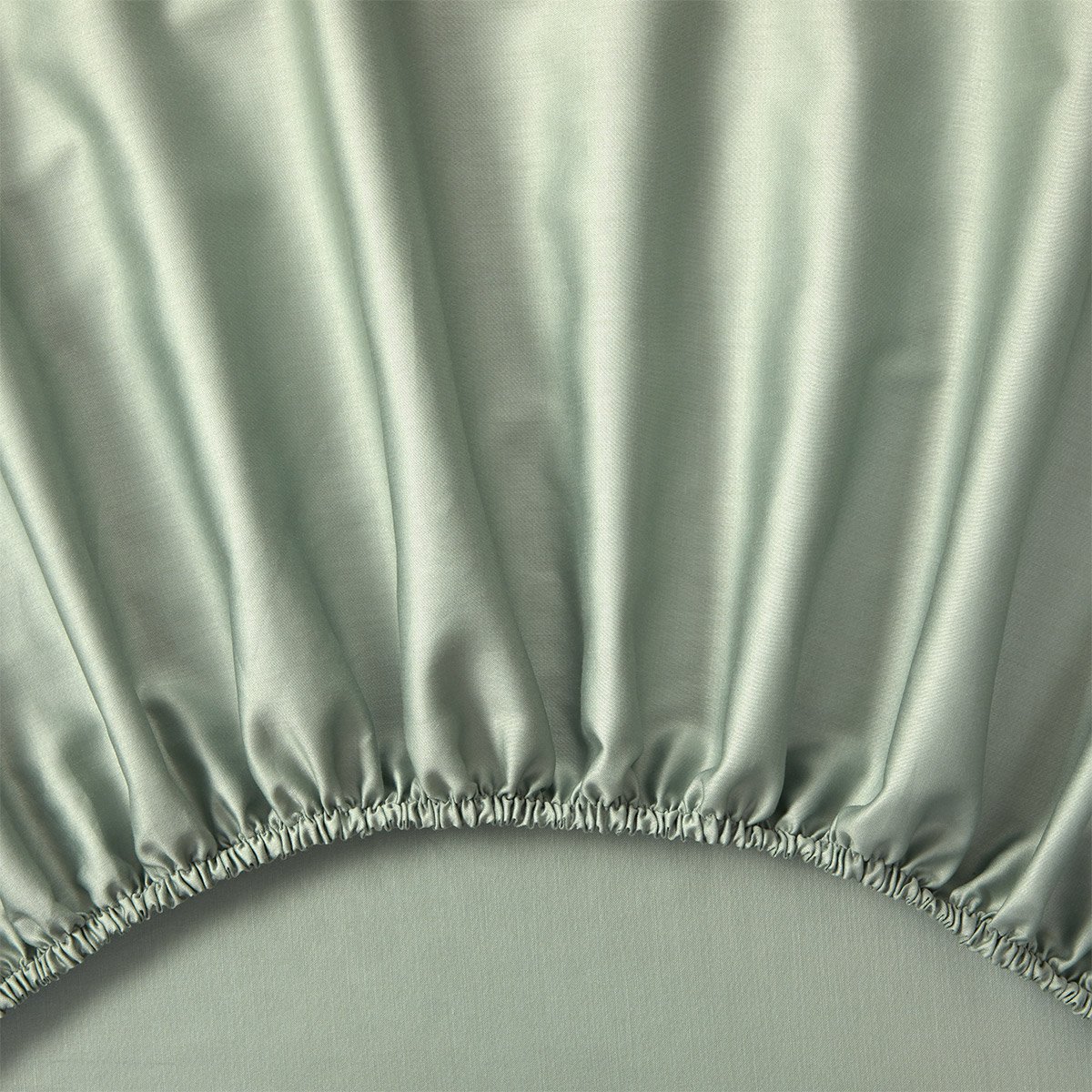 Drap housse en satin, triomphe | Vert YVES DELORME Maison