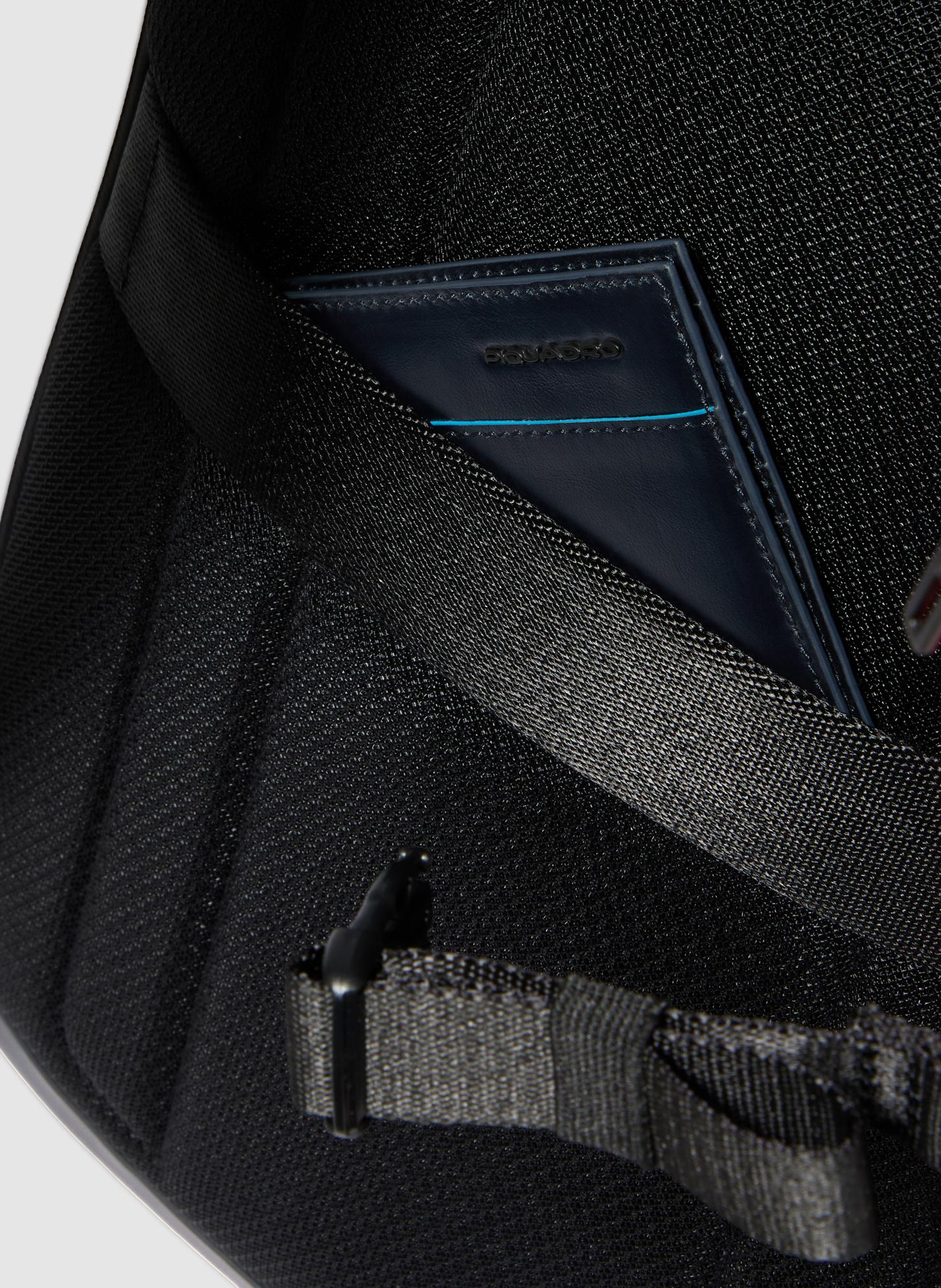 Sac à dos extensible pour ordinateur 15,6" PIQUADRO Gris