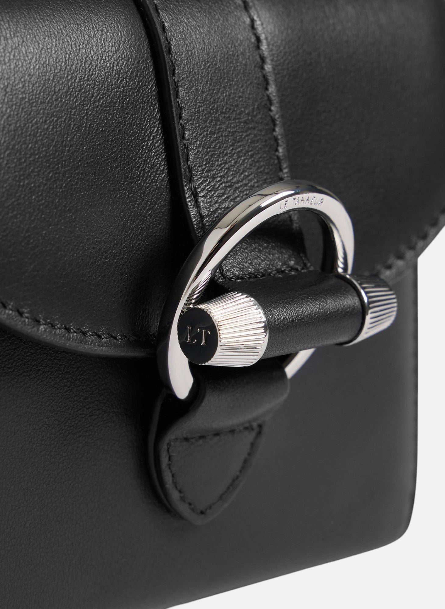 Porte cartes à bandoulière amovible pia en cuir lisse LE TANNEUR Noir