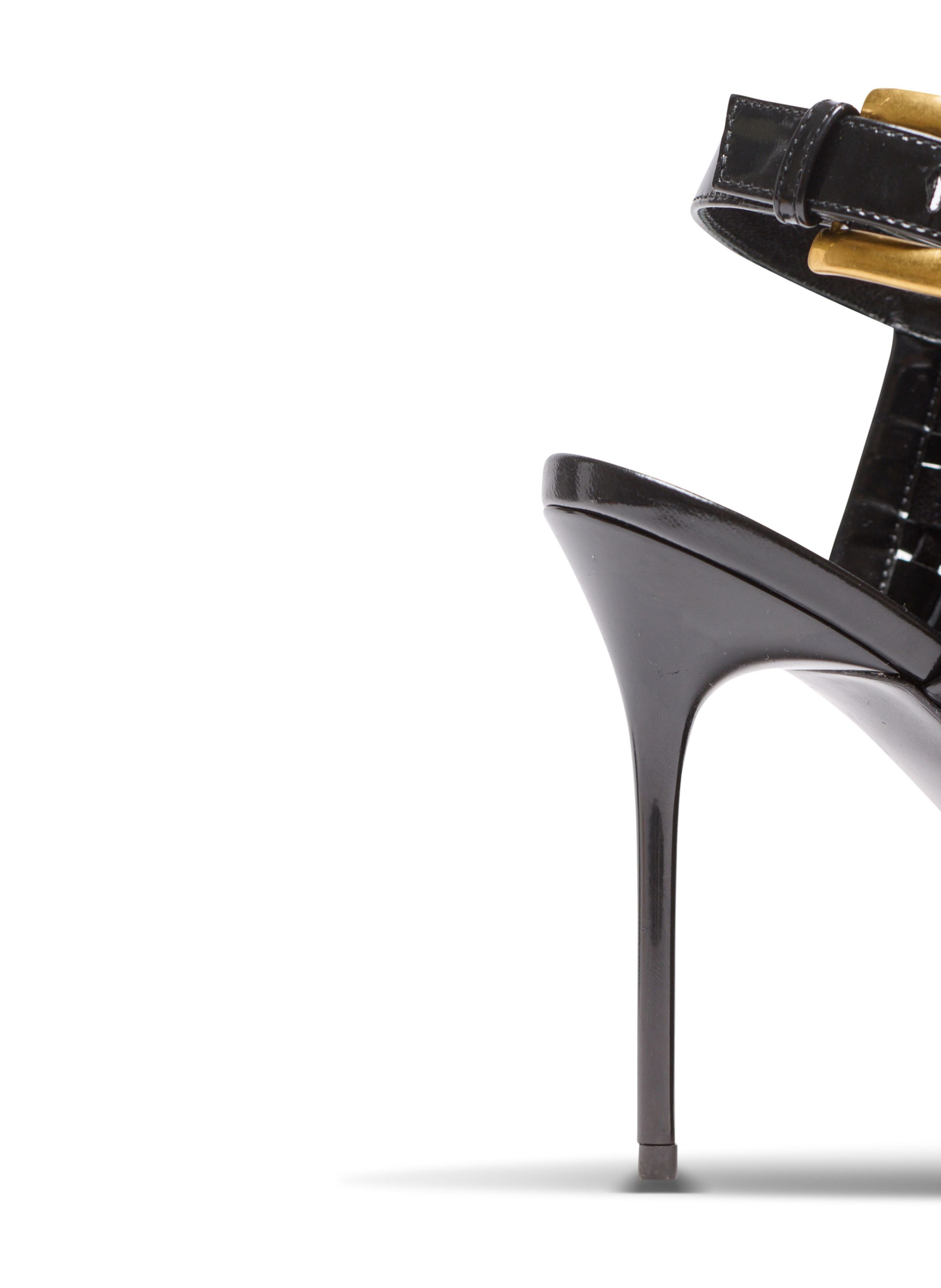 Sandales à franges en cuir verni BALMAIN Noir