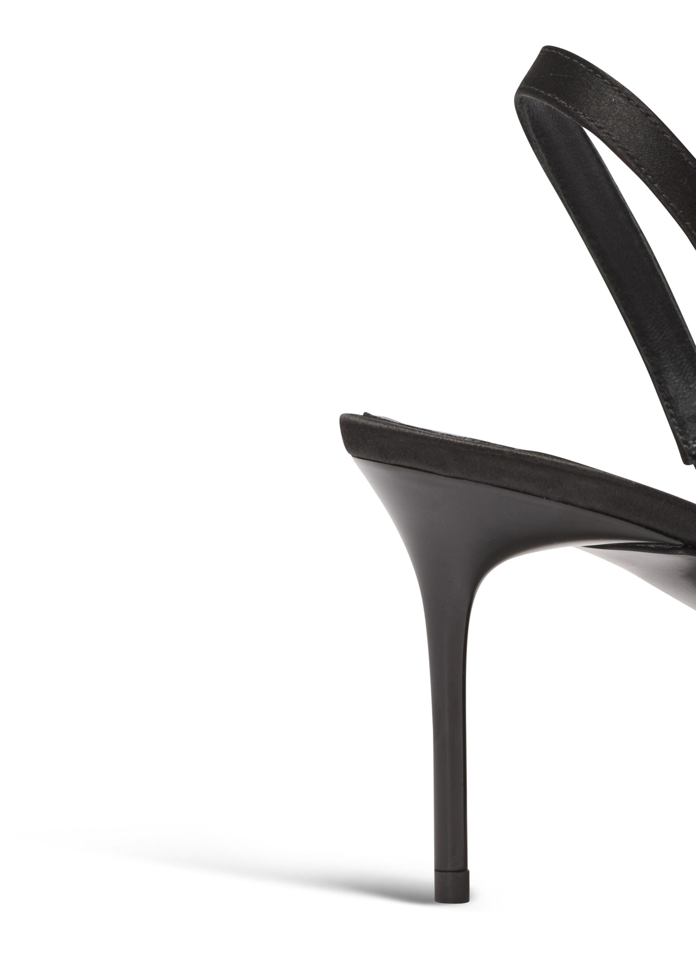 Escarpins en satin avec piercing BALMAIN Noir