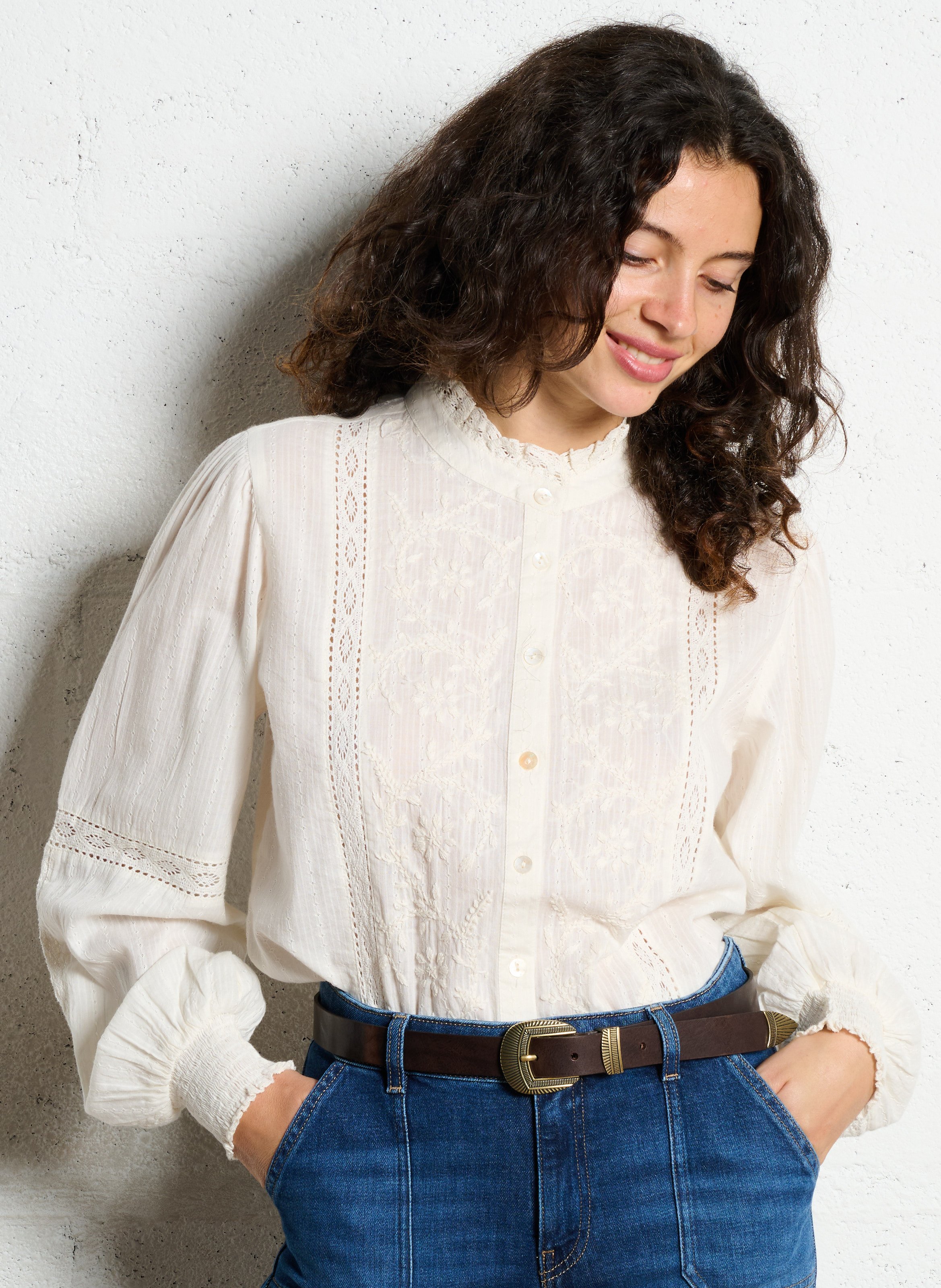 Blouse boutonnée brodée à dentelle sophia MAISON 123 Beige