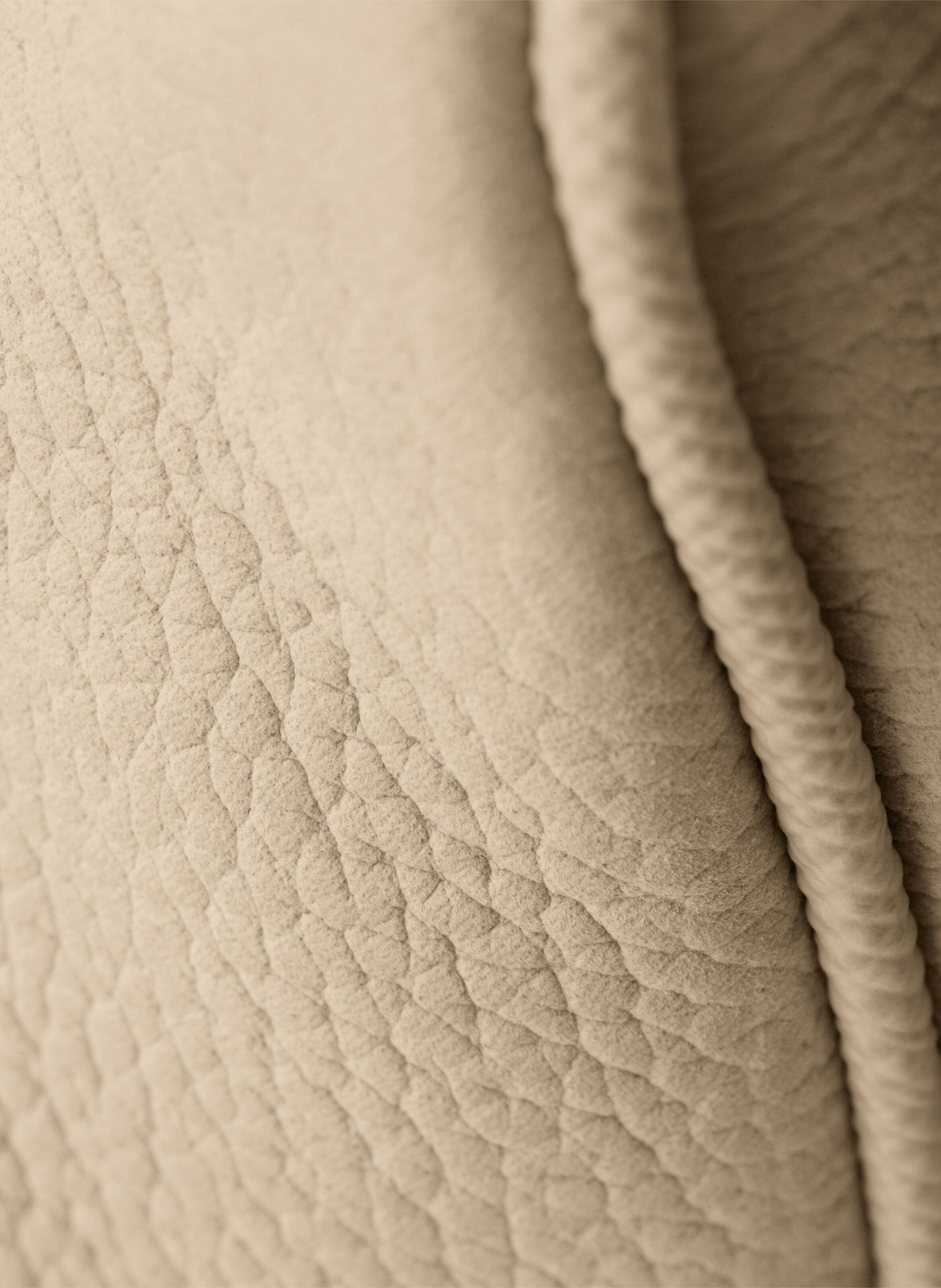 Mini sac prada re-edition 2005 en cuir nubuck et s PRADA Beige