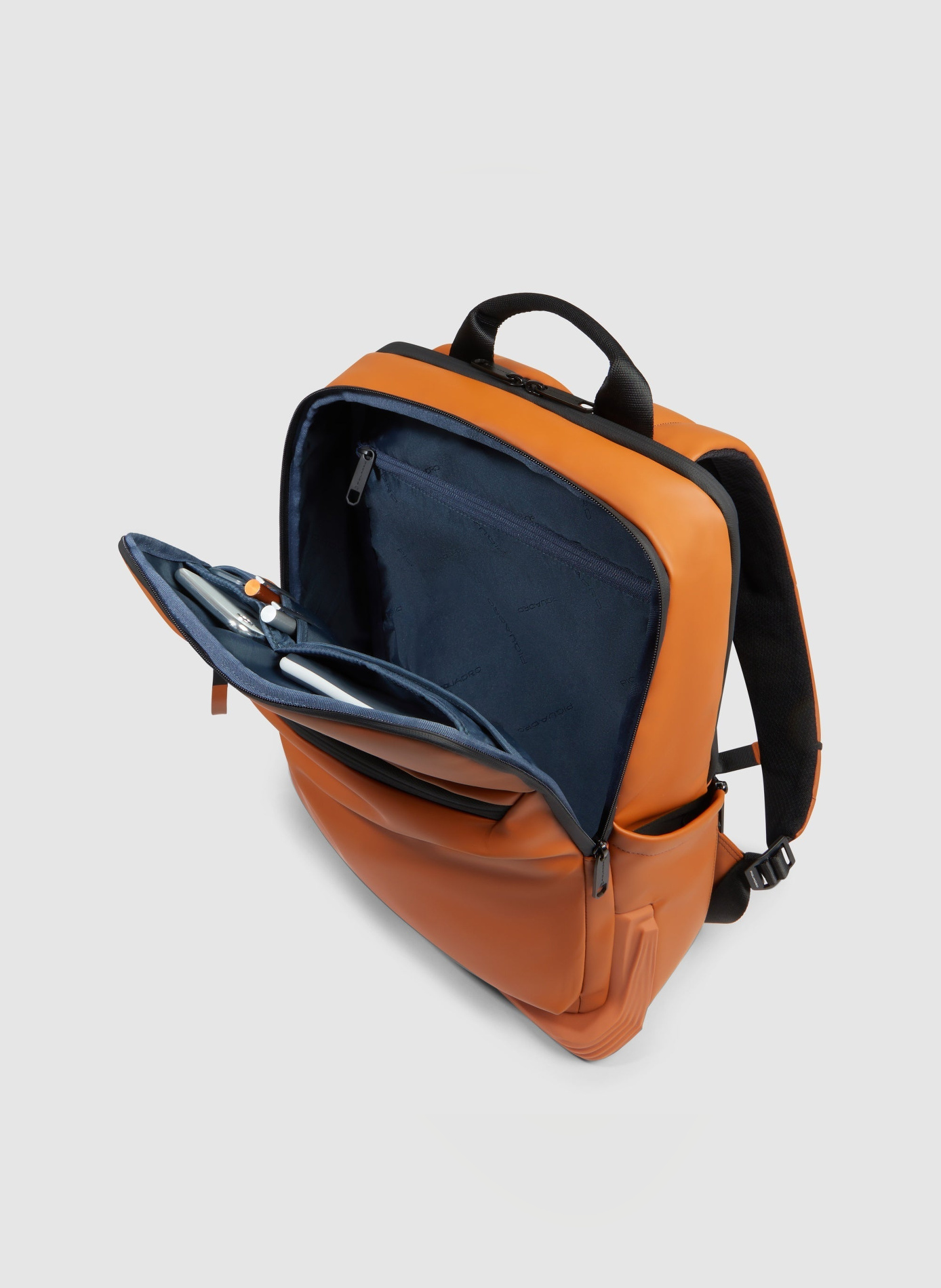 Sac à dos déperlant pour ordinateur 14" PIQUADRO Marron