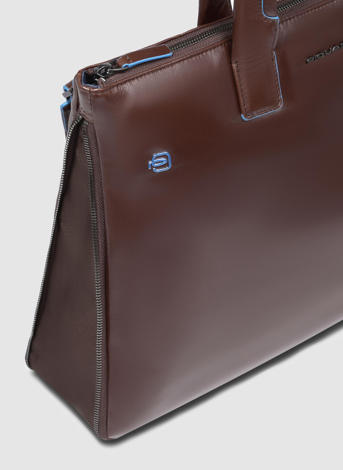 Sac fin pour ordinateur 15,6", extensible PIQUADRO Marron