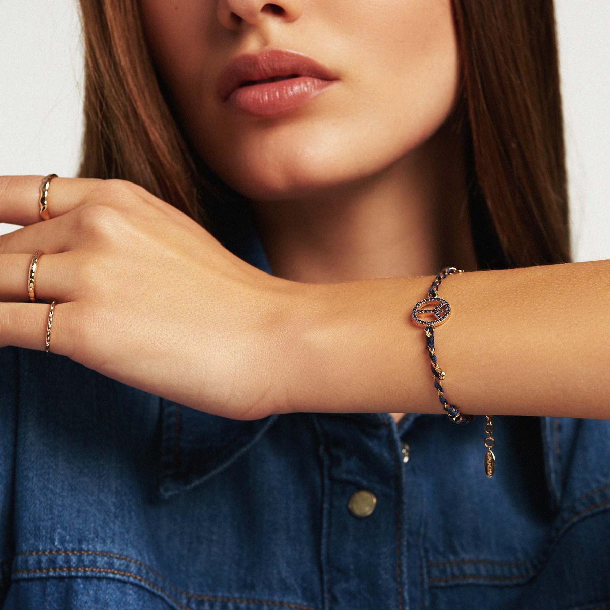 Bracelet avec cordon en coton et pendentif en émail yoggi HIPANEMA Noir