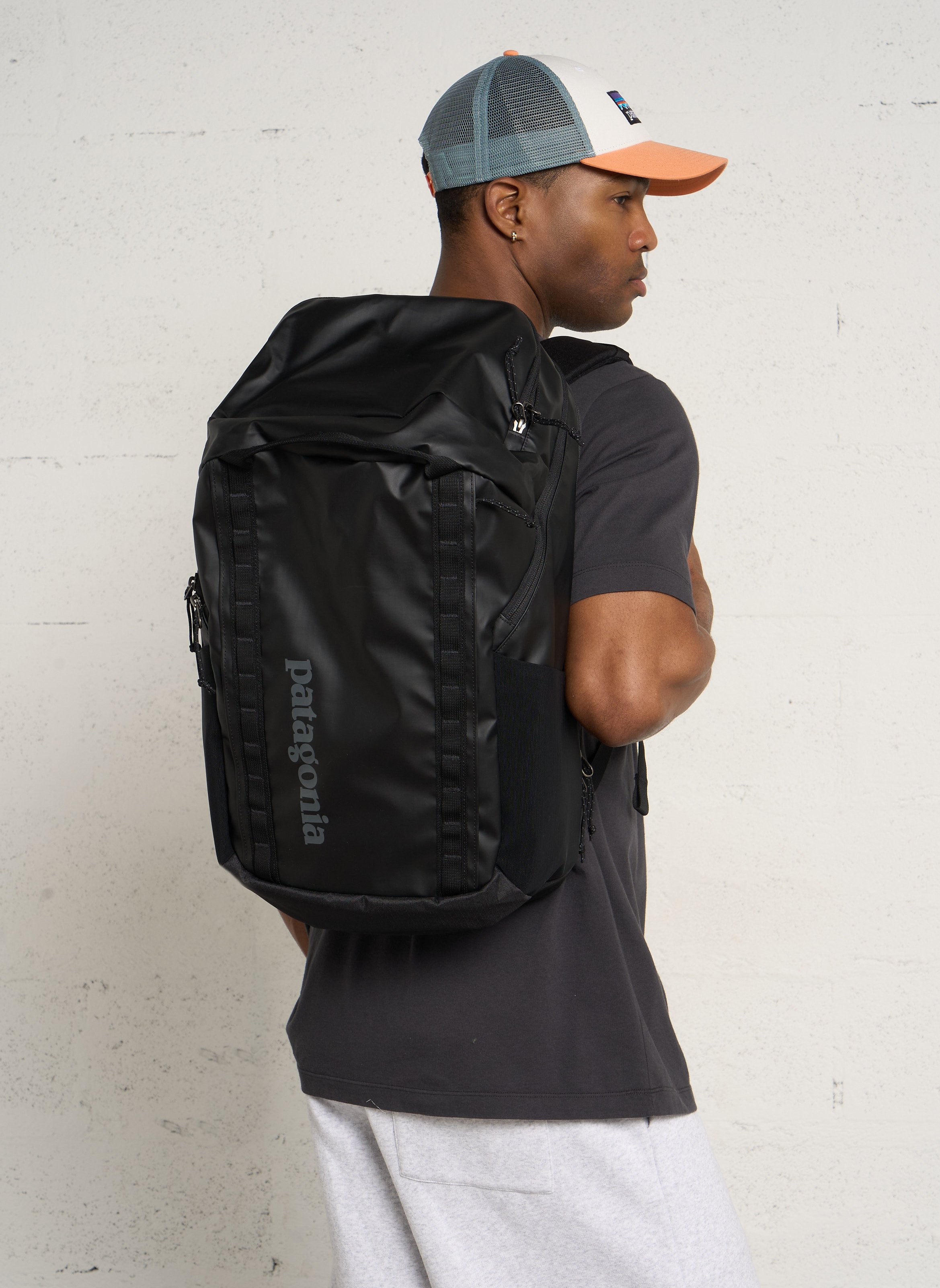 Sac à dos en fibres recyclées black hole PATAGONIA Noir