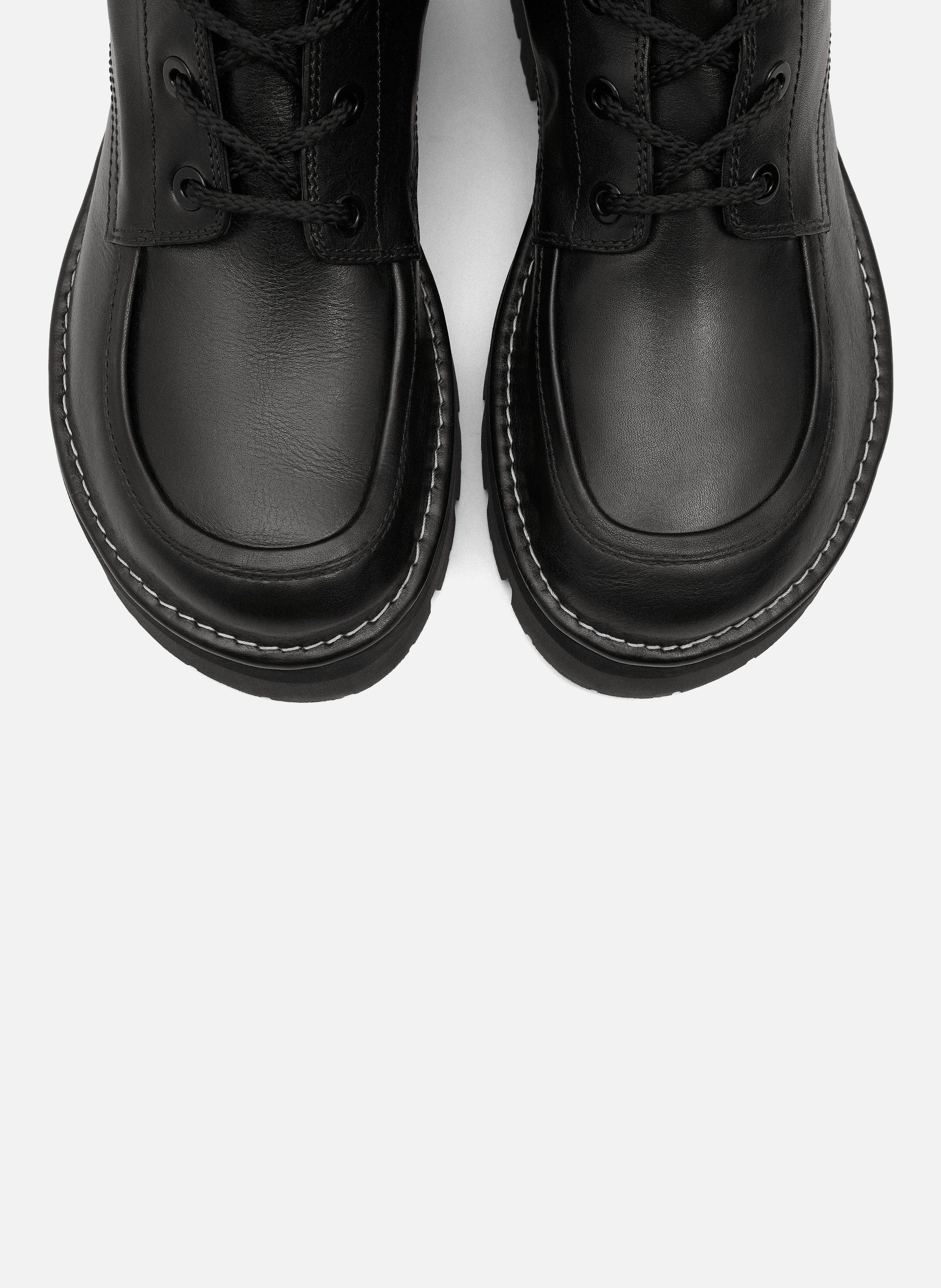 Boots a lacets a bout anatomique en cuir unisexes AMI PARIS Noir