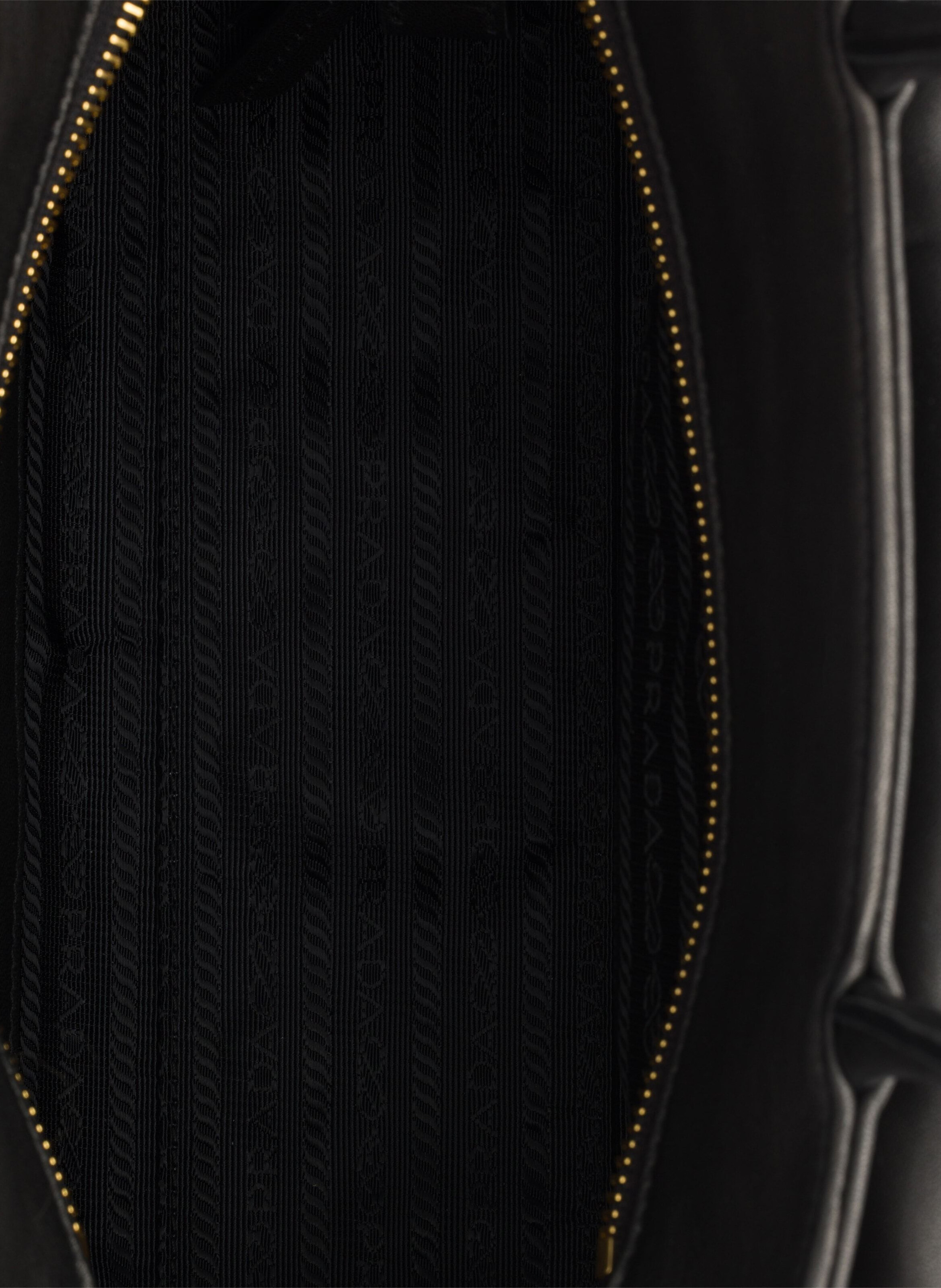 Sac cabas prada explore en cuir nappa PRADA Noir