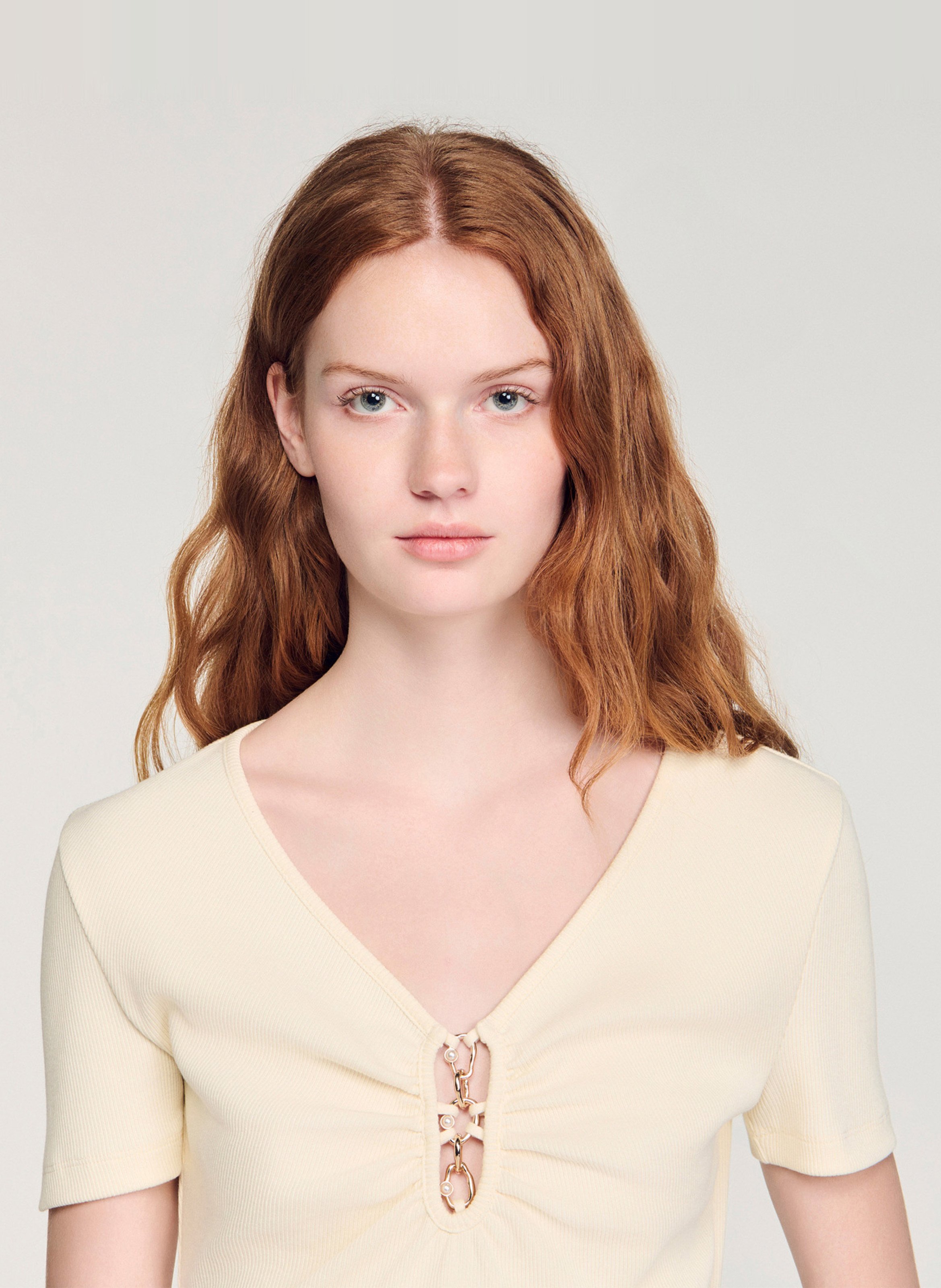 Top col v en coton mélangé SANDRO Beige