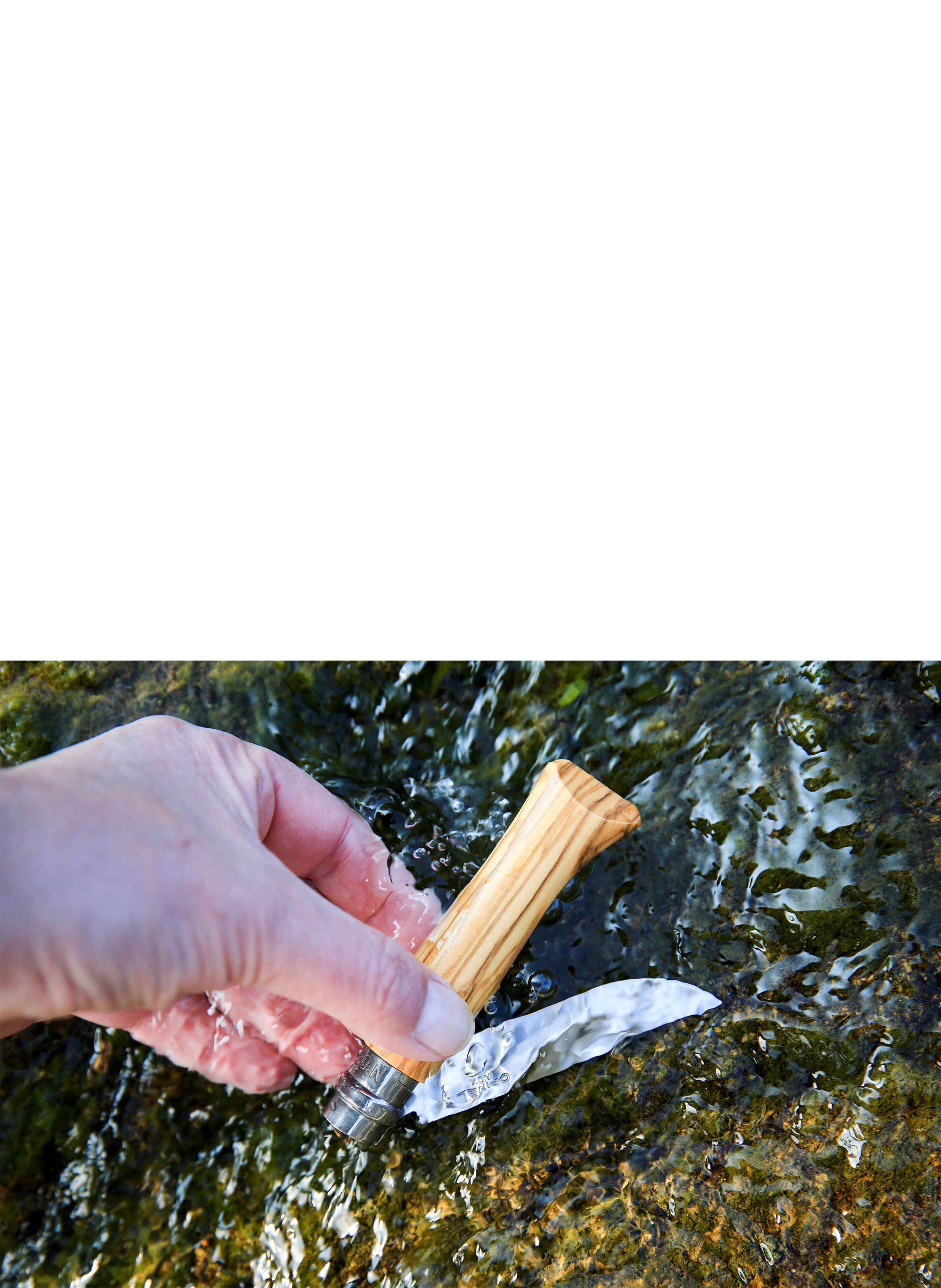 Couteau N°08 Carbone avec étui OPINEL No color