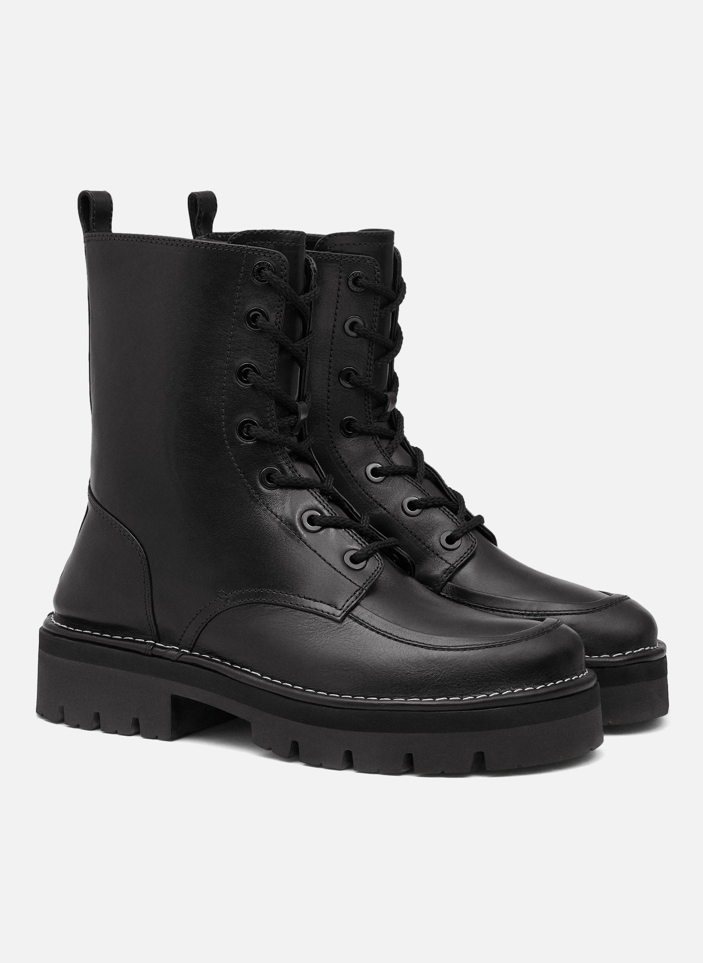 Boots a lacets a bout anatomique en cuir unisexes AMI PARIS Noir