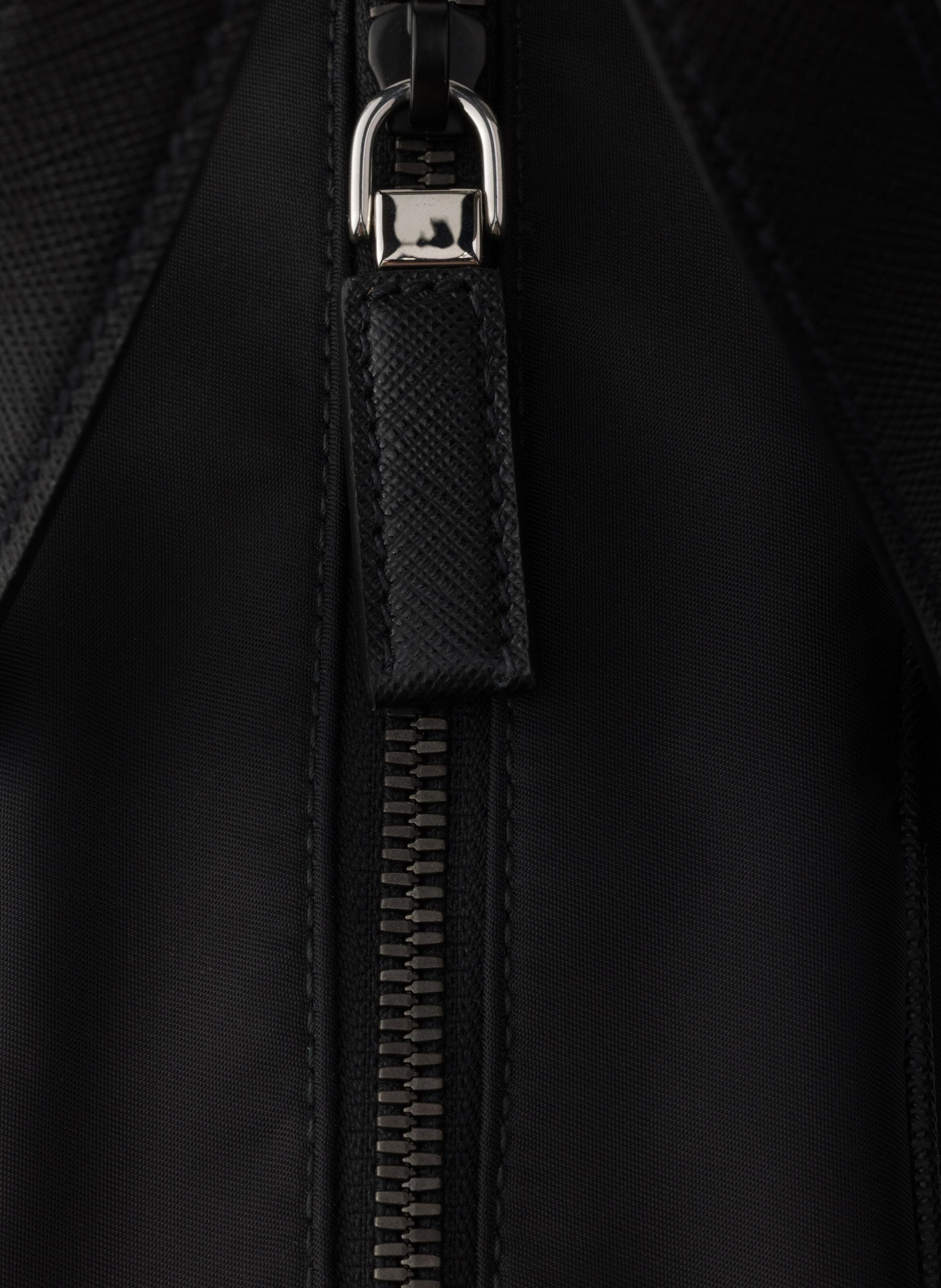 Briefcase en re-nylon et cuir saffiano PRADA Noir