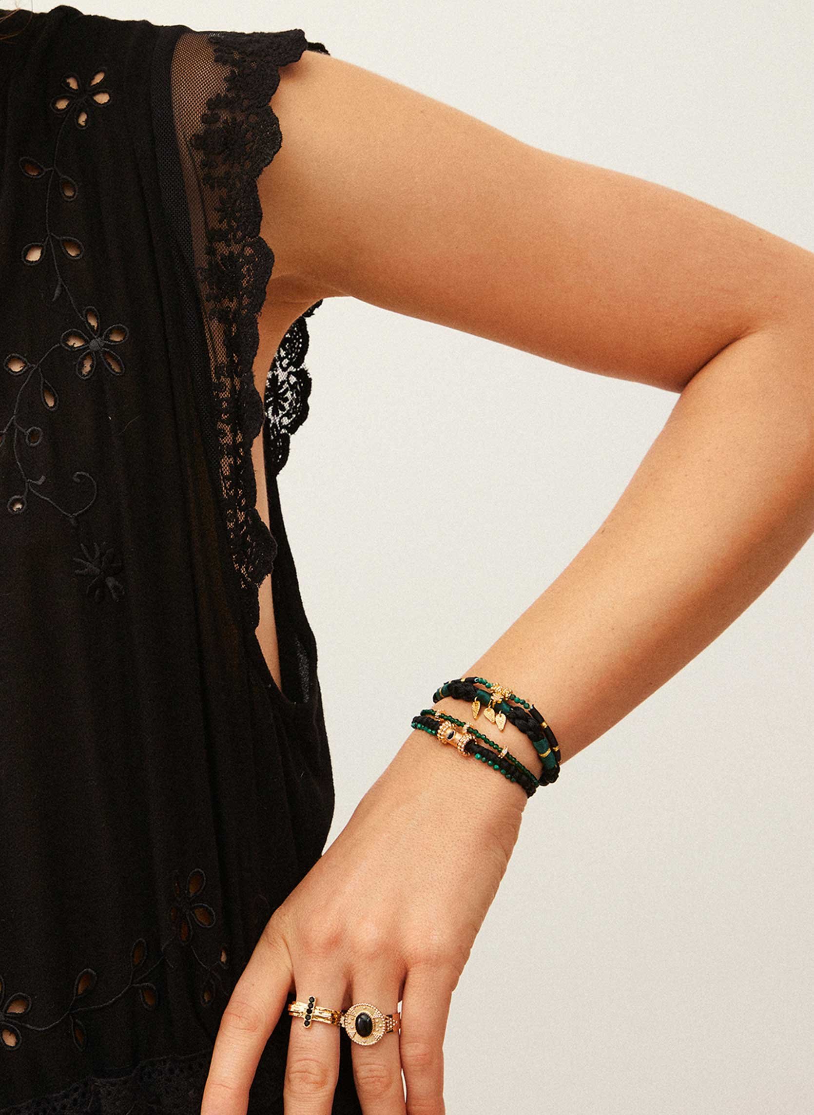 Manchette multiliens avec fermoir aimanté et perles semi-précieuses bosphore HIPANEMA Noir