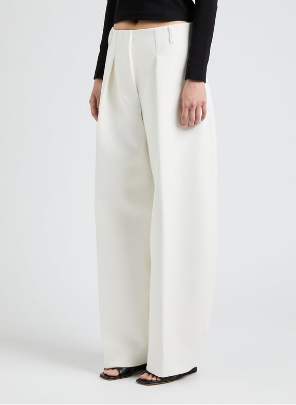 Le pantalon Ovalo Blanc by JACQUEMUS JACQUEMUS Le pantalon Ovalo Blanc
