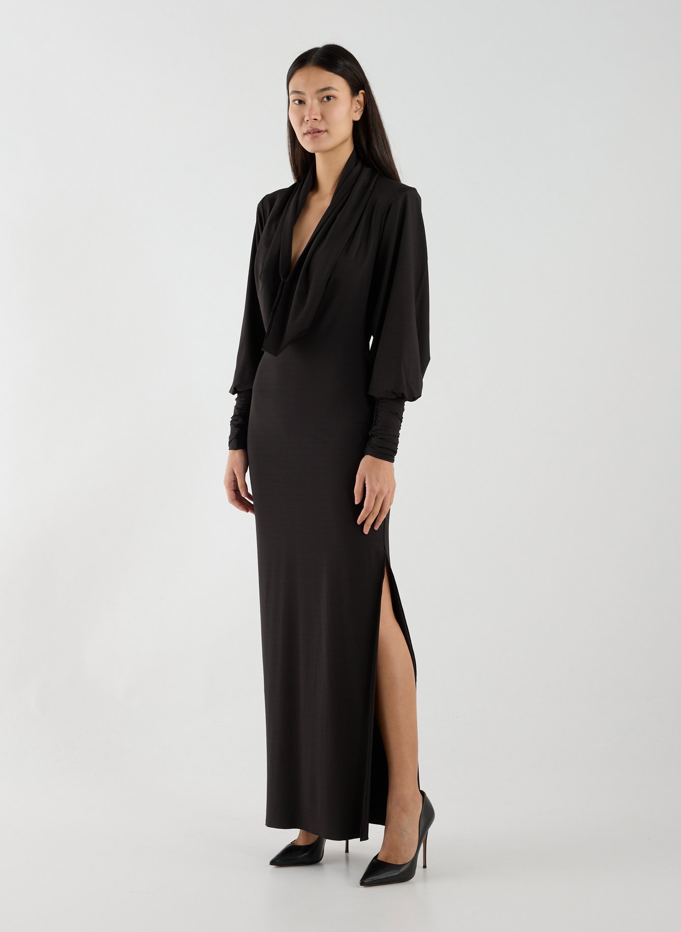 Robe longue satinée à décolleté ROTATE Noir