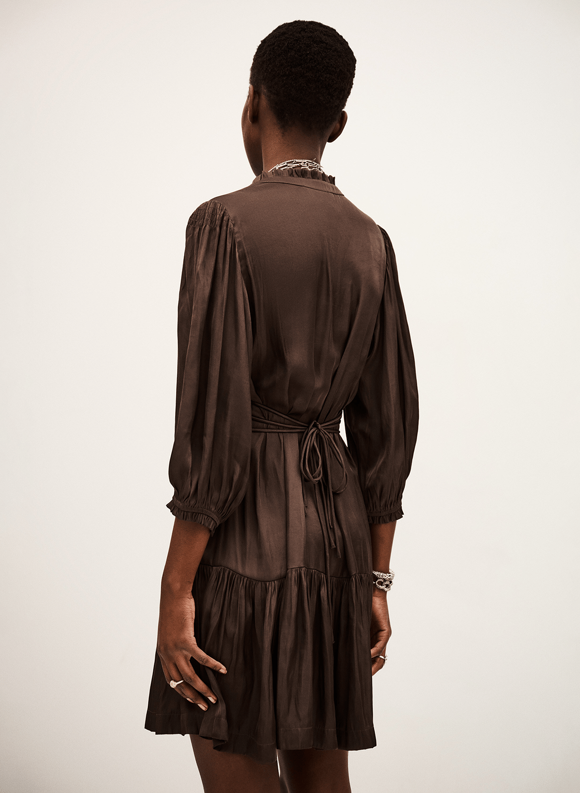 Robe courte froncée col tunisien en satin cyrilia BA&SH Marron