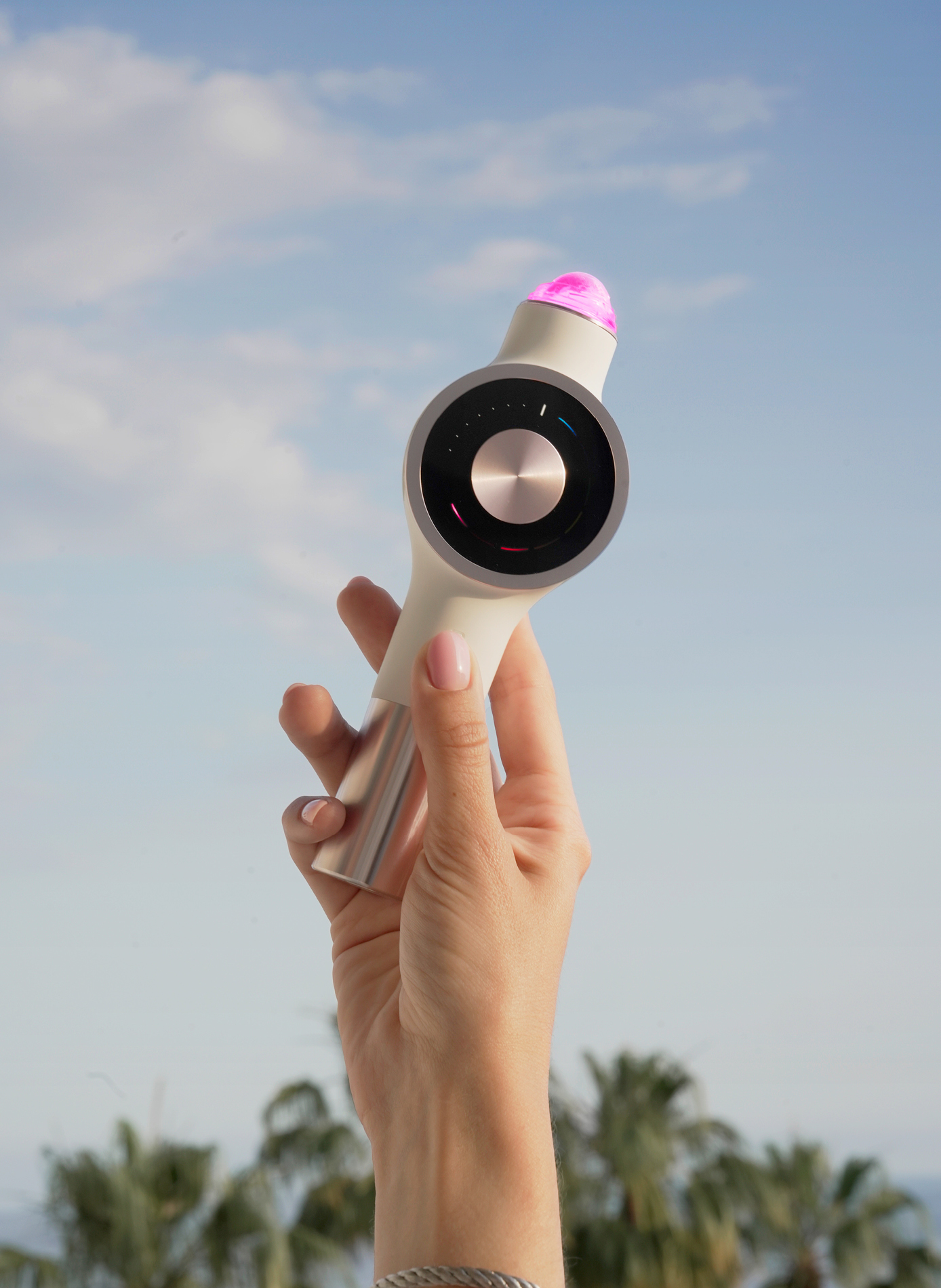 Appareil LED Anti-Âge Visage / Cou / Décolleté – Résultats Professionnels LIGHTINDERM No color