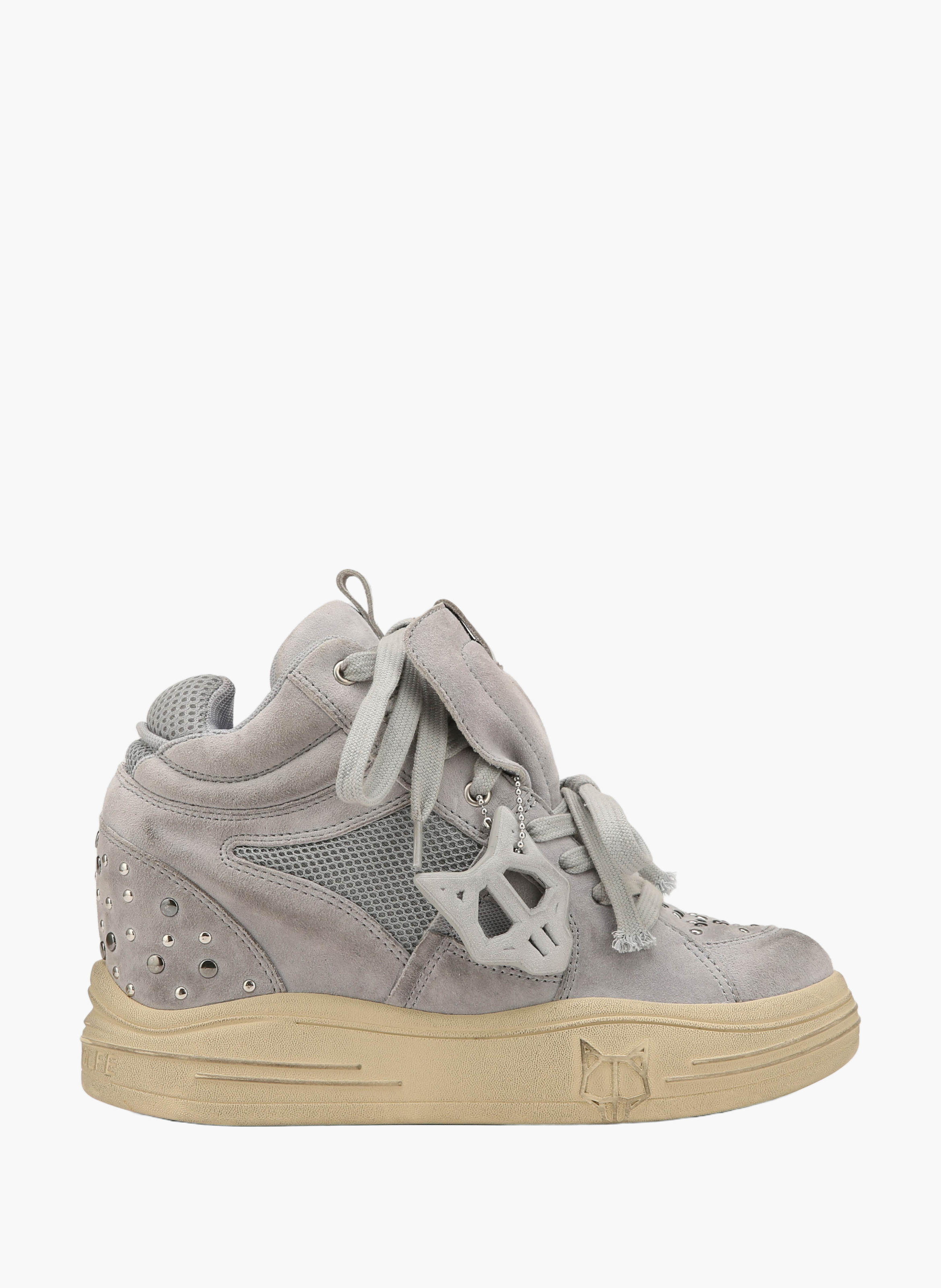 Baskets damage  Gris