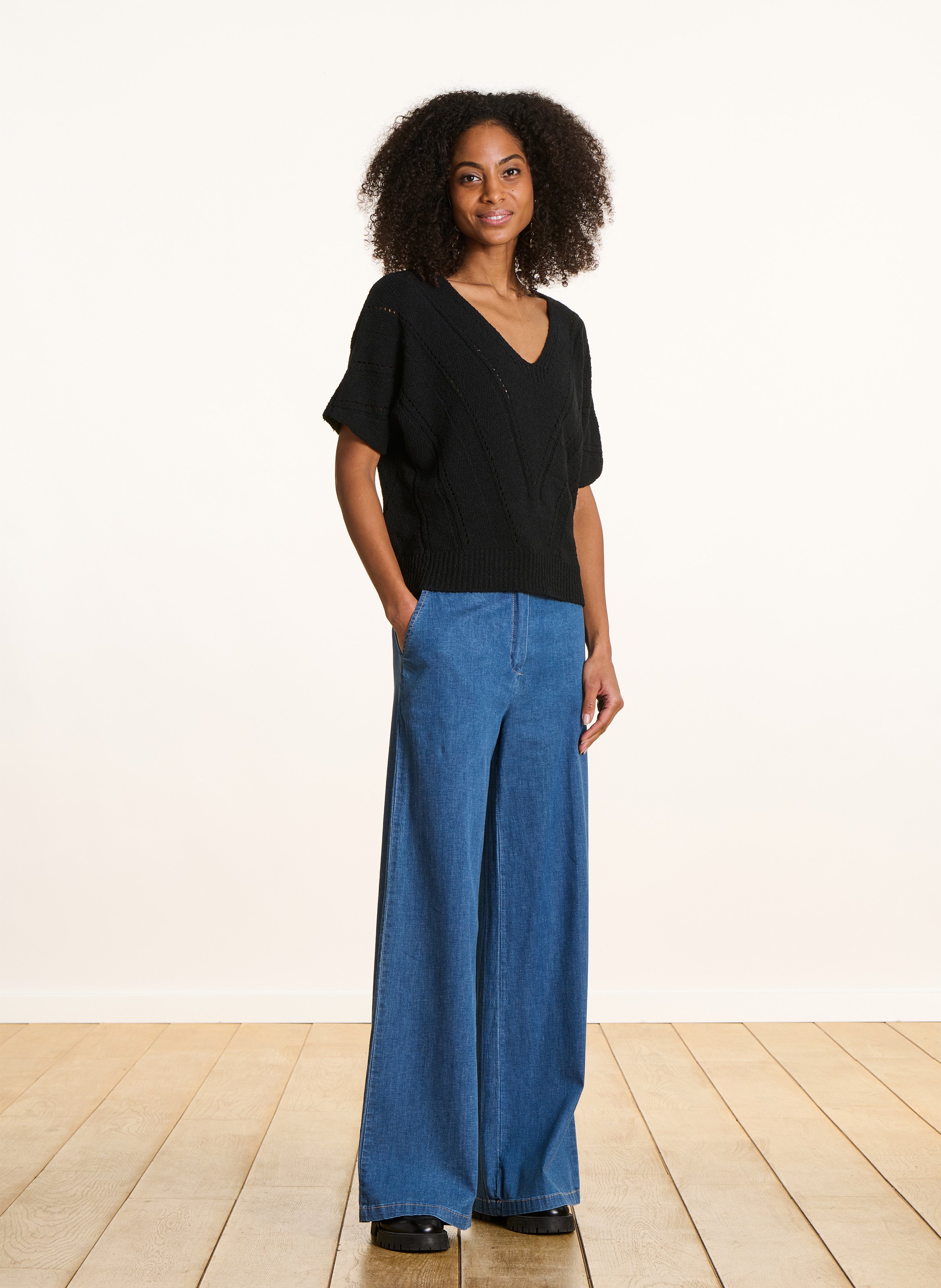 Oversized trui met V-hals van een katoenmix met gerecycled katoen LA FEE MARABOUTEE Zwart