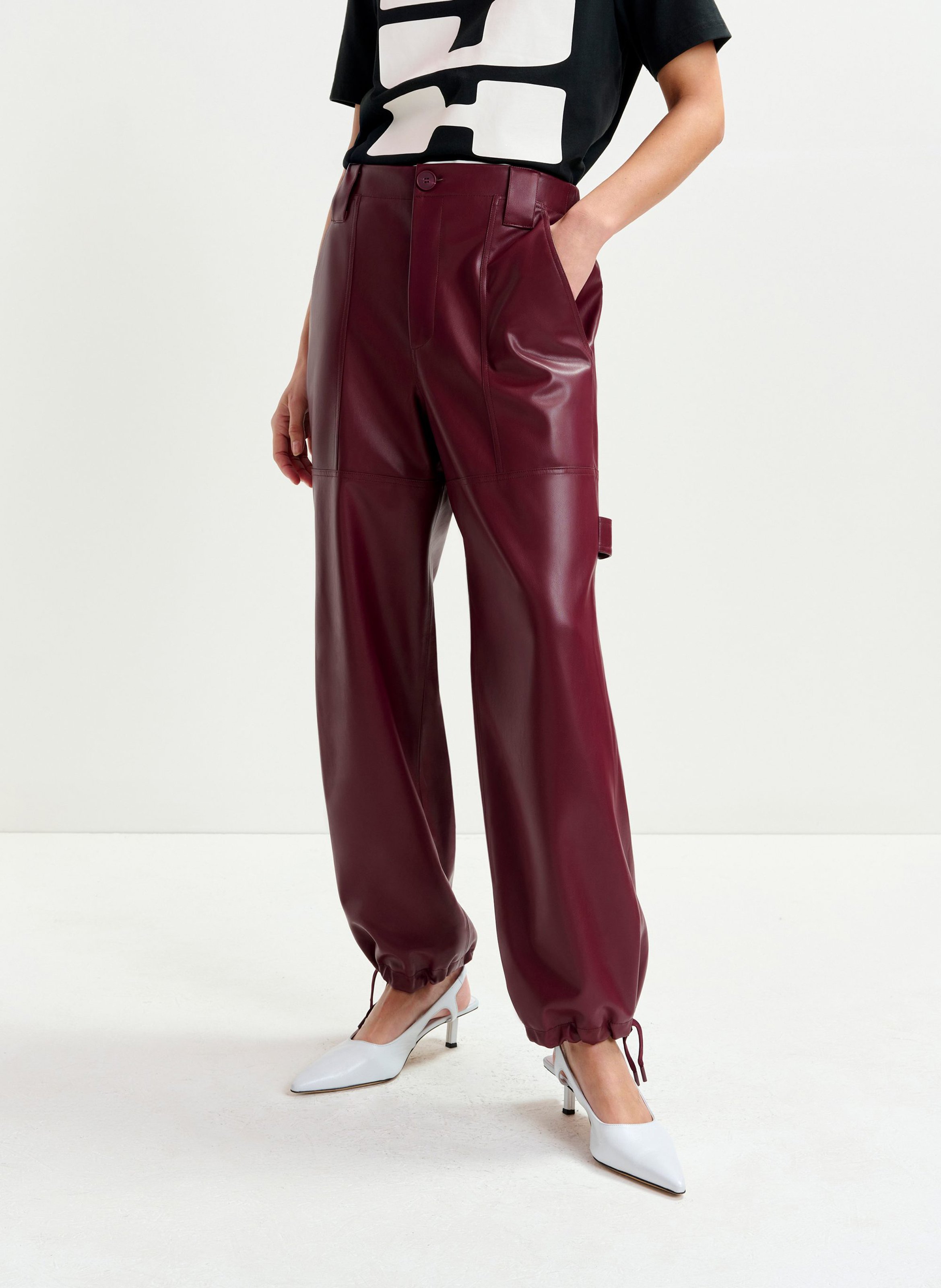 Pantalon droit aspect cuir itao ESSENTIEL ANTWERP Rouge