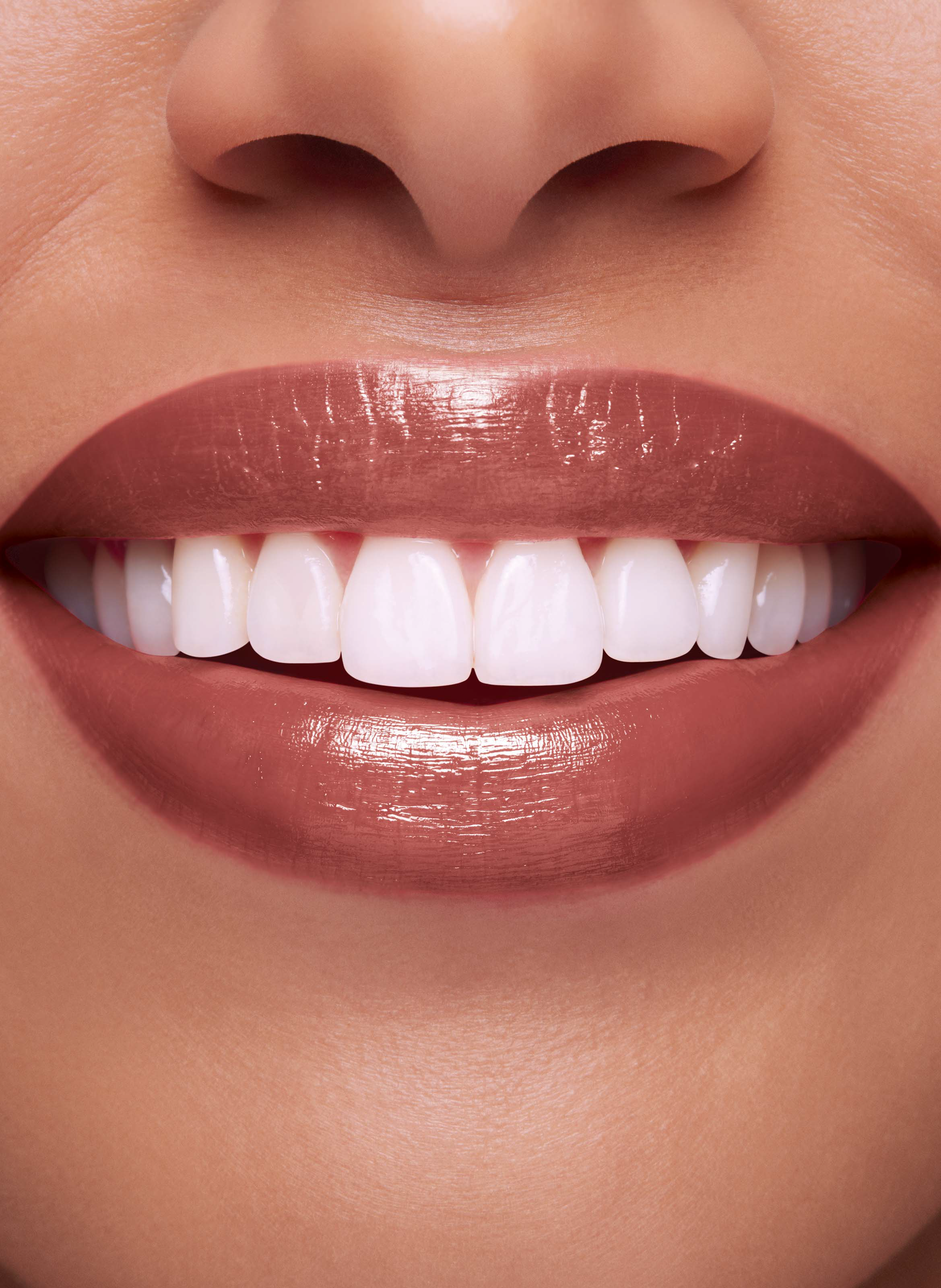 Shiny Red Lipstick - Refillable Lipstick
Joli Rouge Brillant Refill CLARINS 757s nude brick