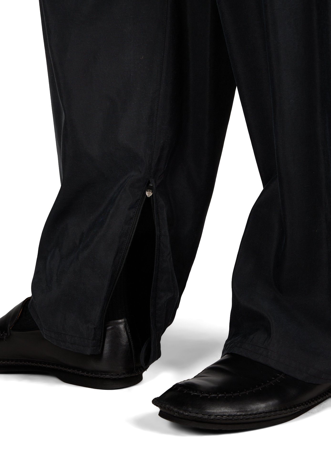 Pantalón recto de seda SSSTEIN Negro