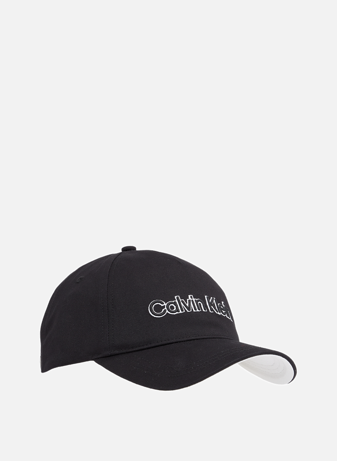 قبعة بشعار calvin klein