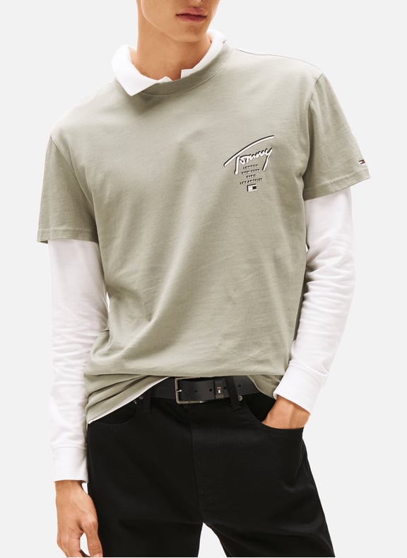 T-shirt in jersey with signature logo on the back Green by TOMMY HILFIGER TOMMY HILFIGER T-shirt in jersey with signature logo on the back Green