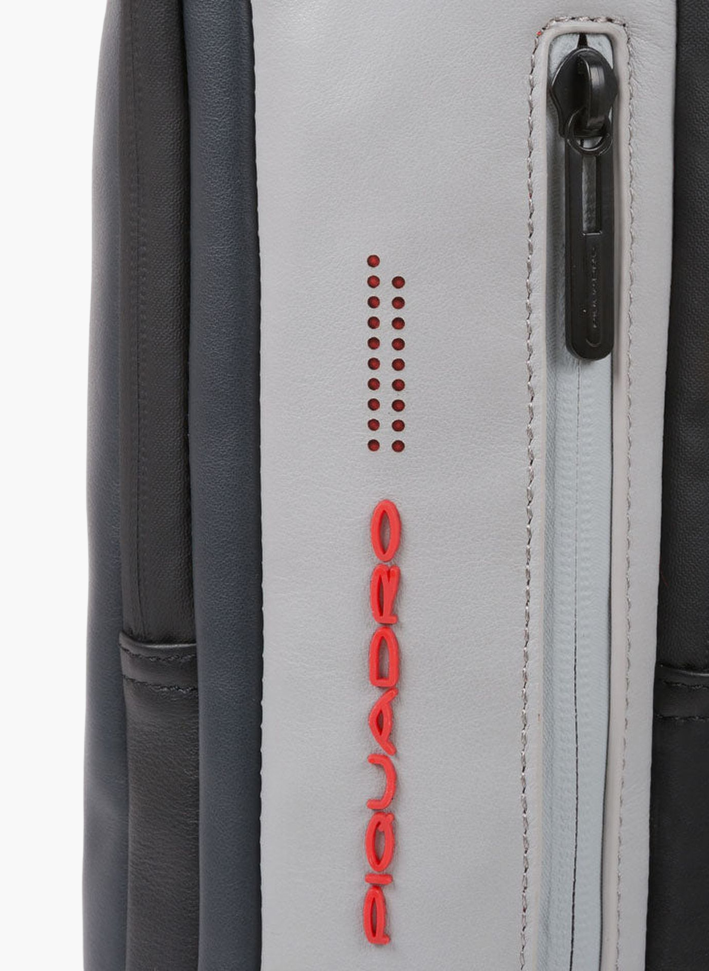 Sac à dos d' ordinateur 15,6" PIQUADRO Gris
