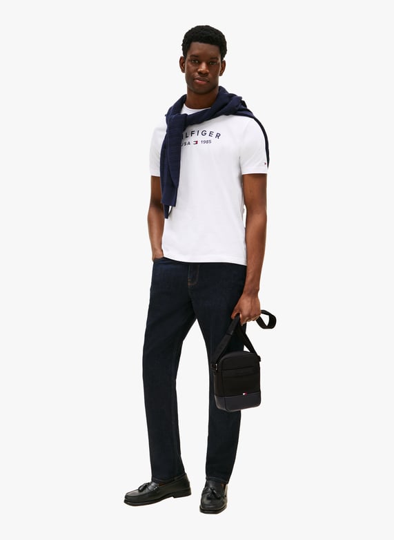 Sac à bandoulière uni à logo  | Noir by TOMMY HILFIGER Sac à bandoulière uni à logo  Noir