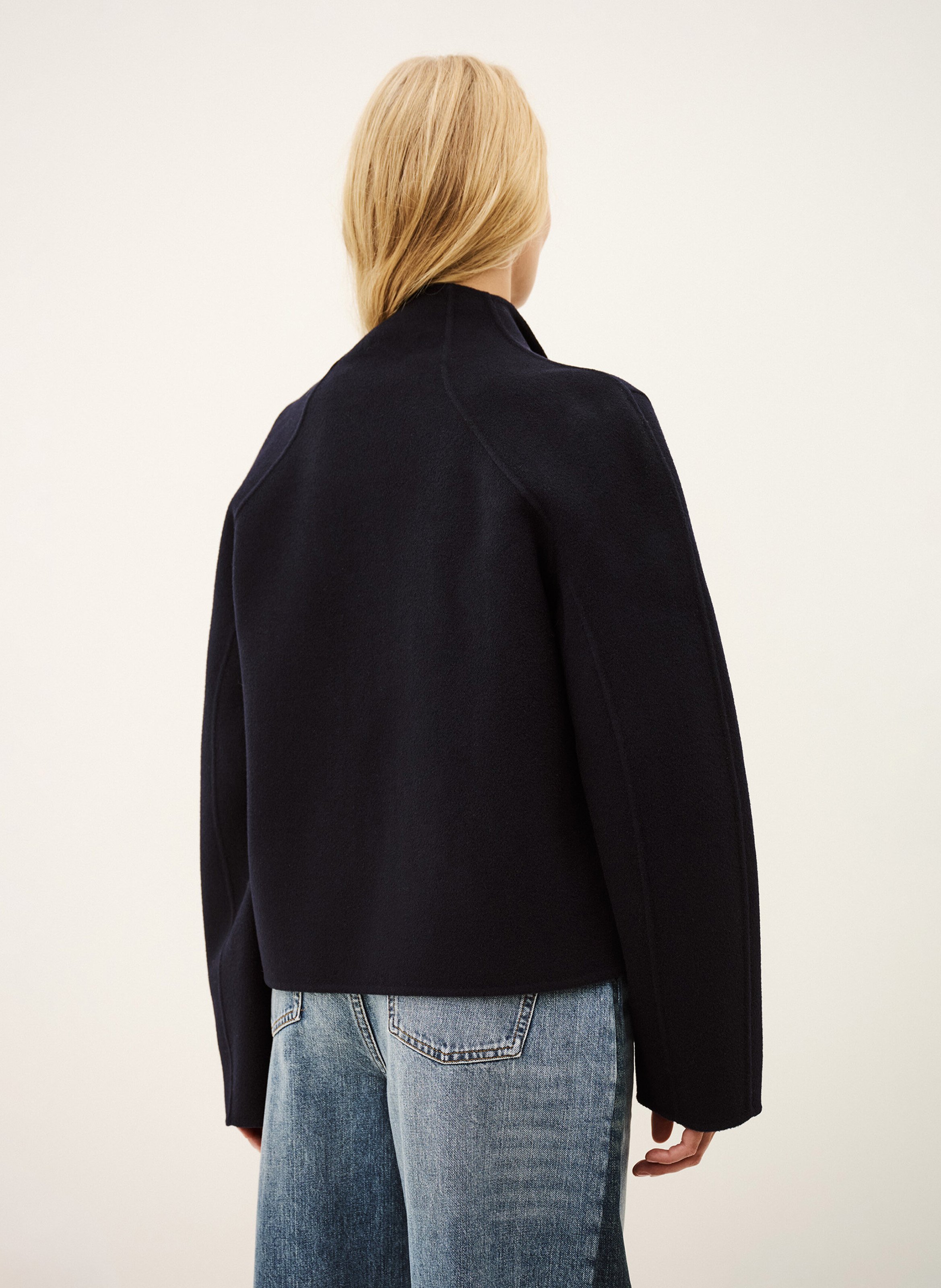Ruime korte jas van gemengde kemeliawol BA&SH Blauw