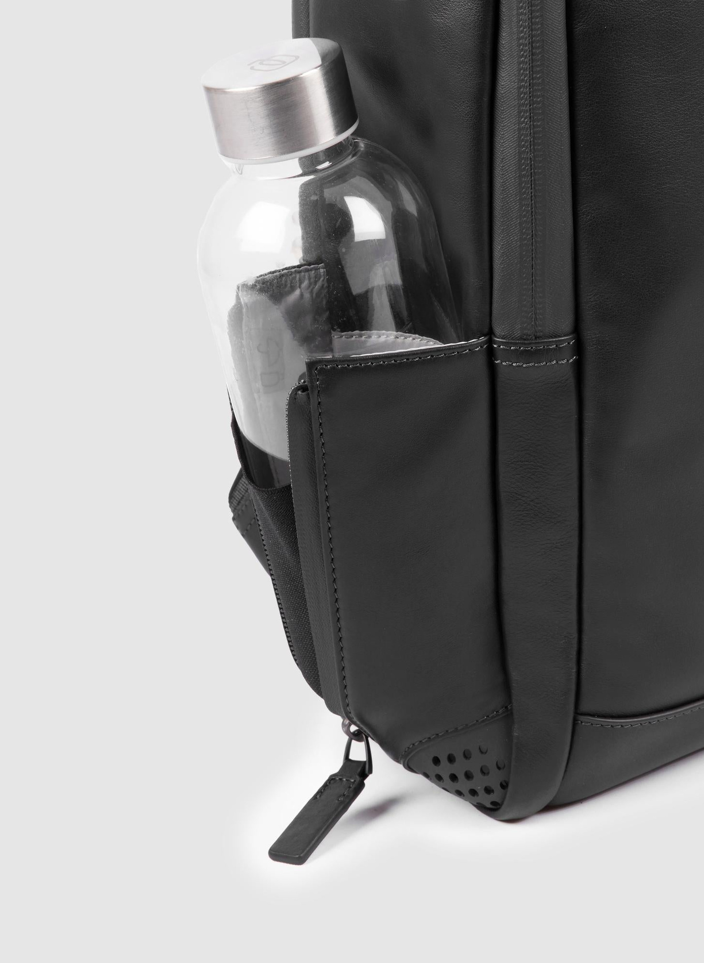 Sac à dos d' ordinateur 15,6" PIQUADRO Noir