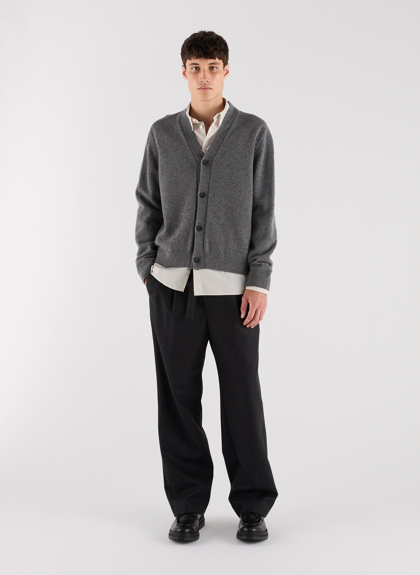 Cardigan Gardy col V en laine Gris