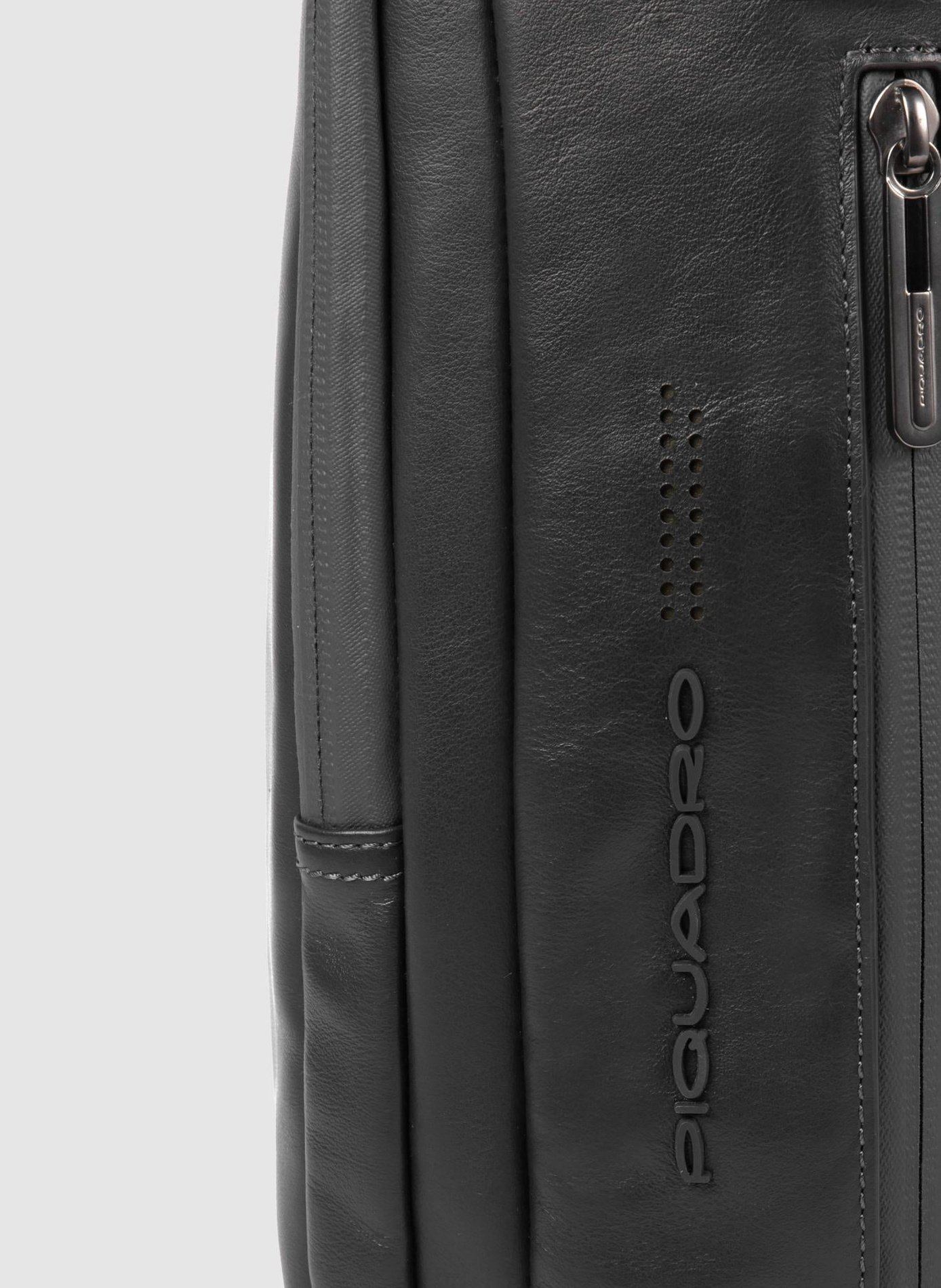 Sac à dos d' ordinateur 15,6" PIQUADRO Noir