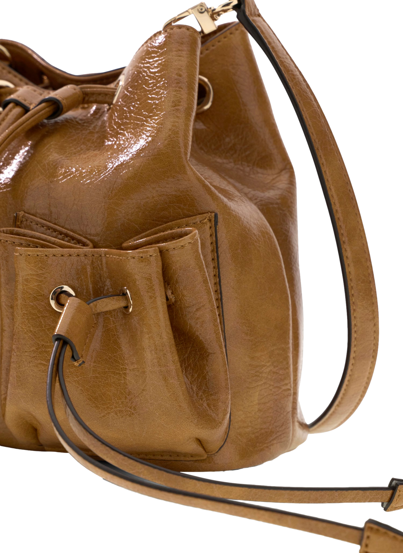 Sac seau effet cuir vernis GUESS Marron